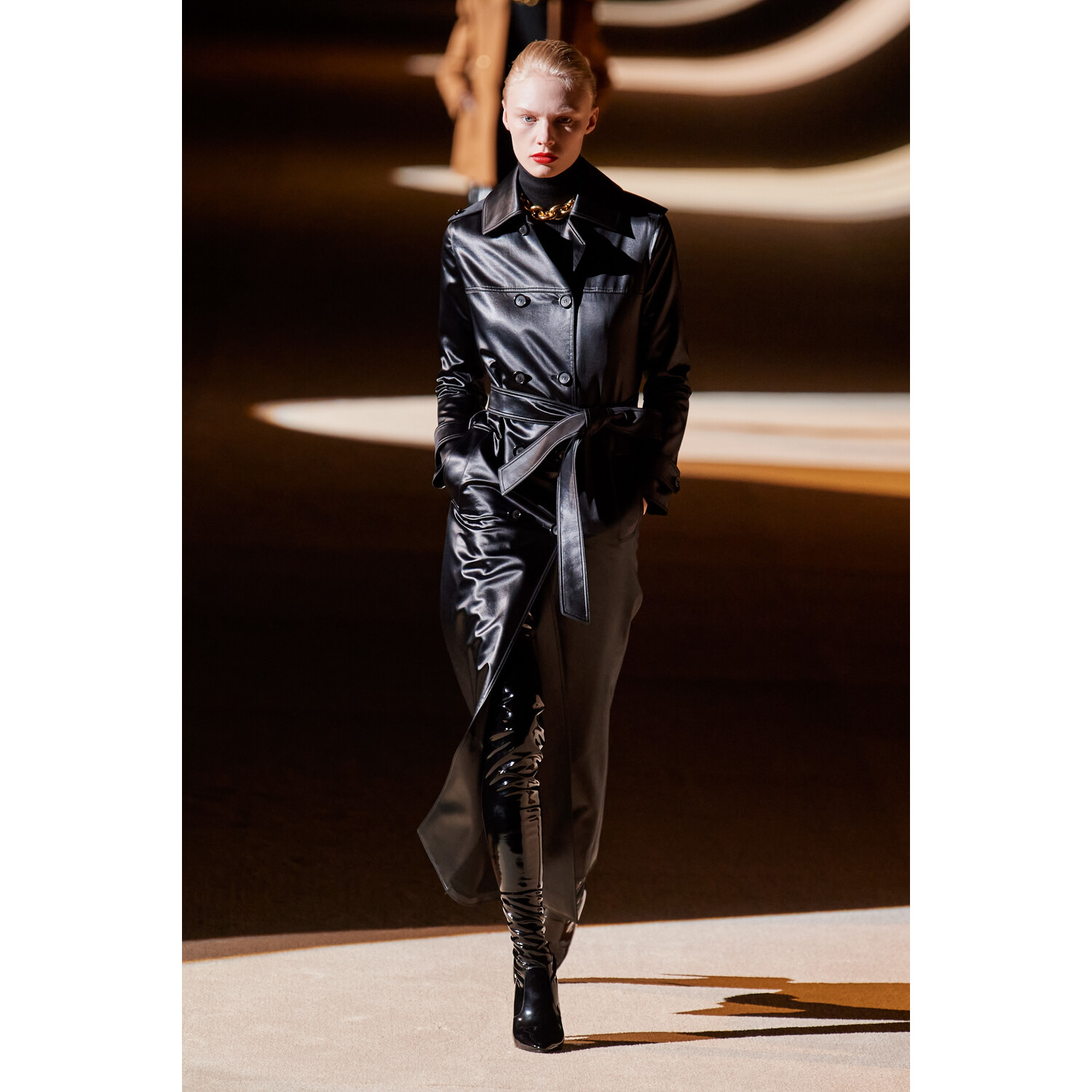 Фото Saint Laurent Fall 2020 Ready-to-Wear / Saint Laurent осень-зима 2020 / Неделя моды: Париж
