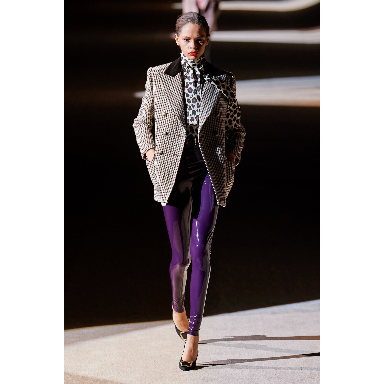 Фото Saint Laurent Fall 2020 Ready-to-Wear / Saint Laurent осень-зима 2020 / Неделя моды: Париж