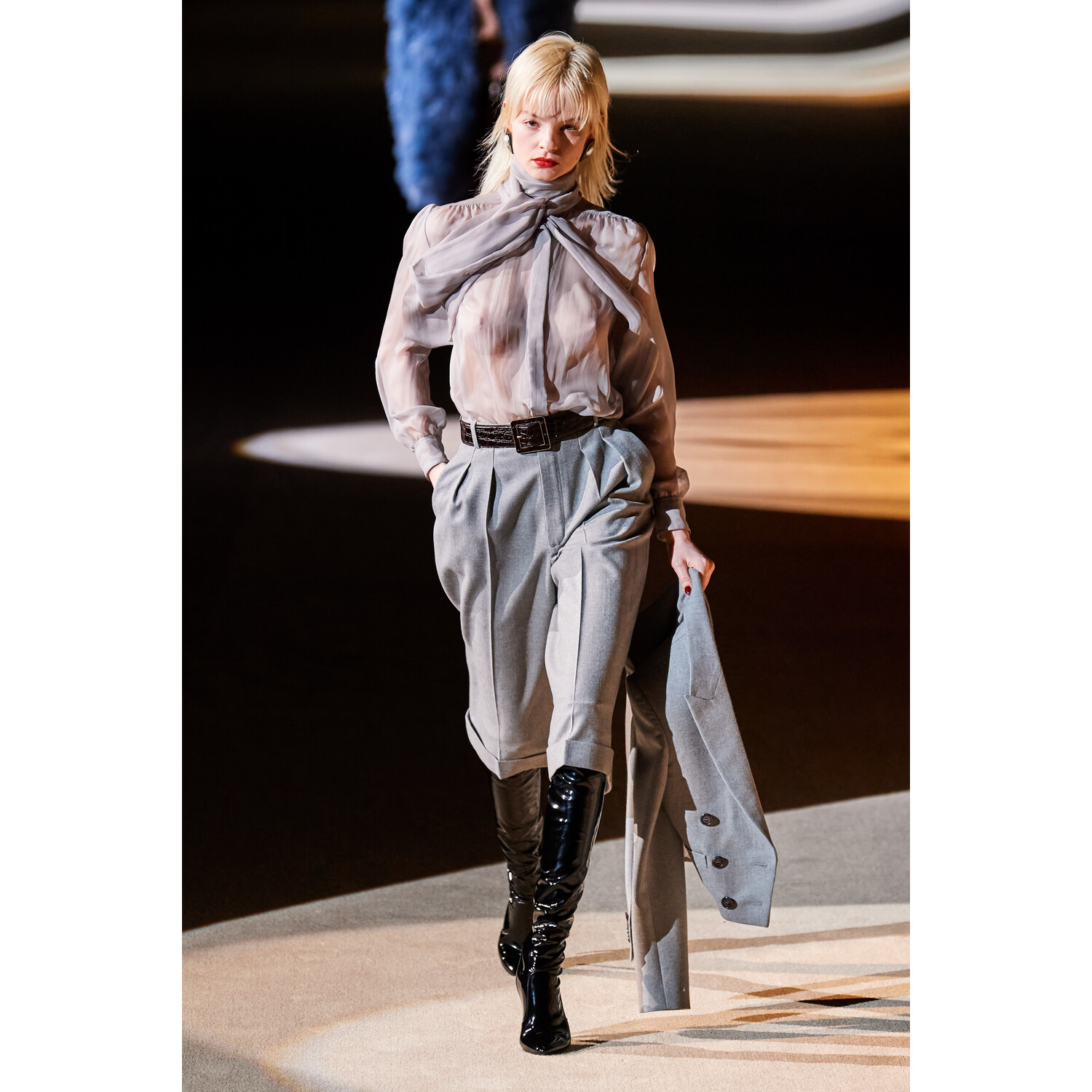 Фото Saint Laurent Fall 2020 Ready-to-Wear / Saint Laurent осень-зима 2020 / Неделя моды: Париж