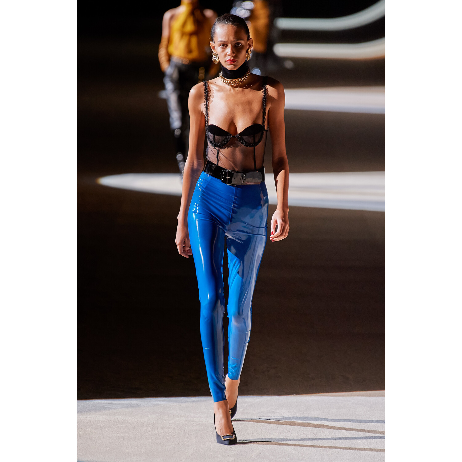 Фото Saint Laurent Fall 2020 Ready-to-Wear / Saint Laurent осень-зима 2020 / Неделя моды: Париж