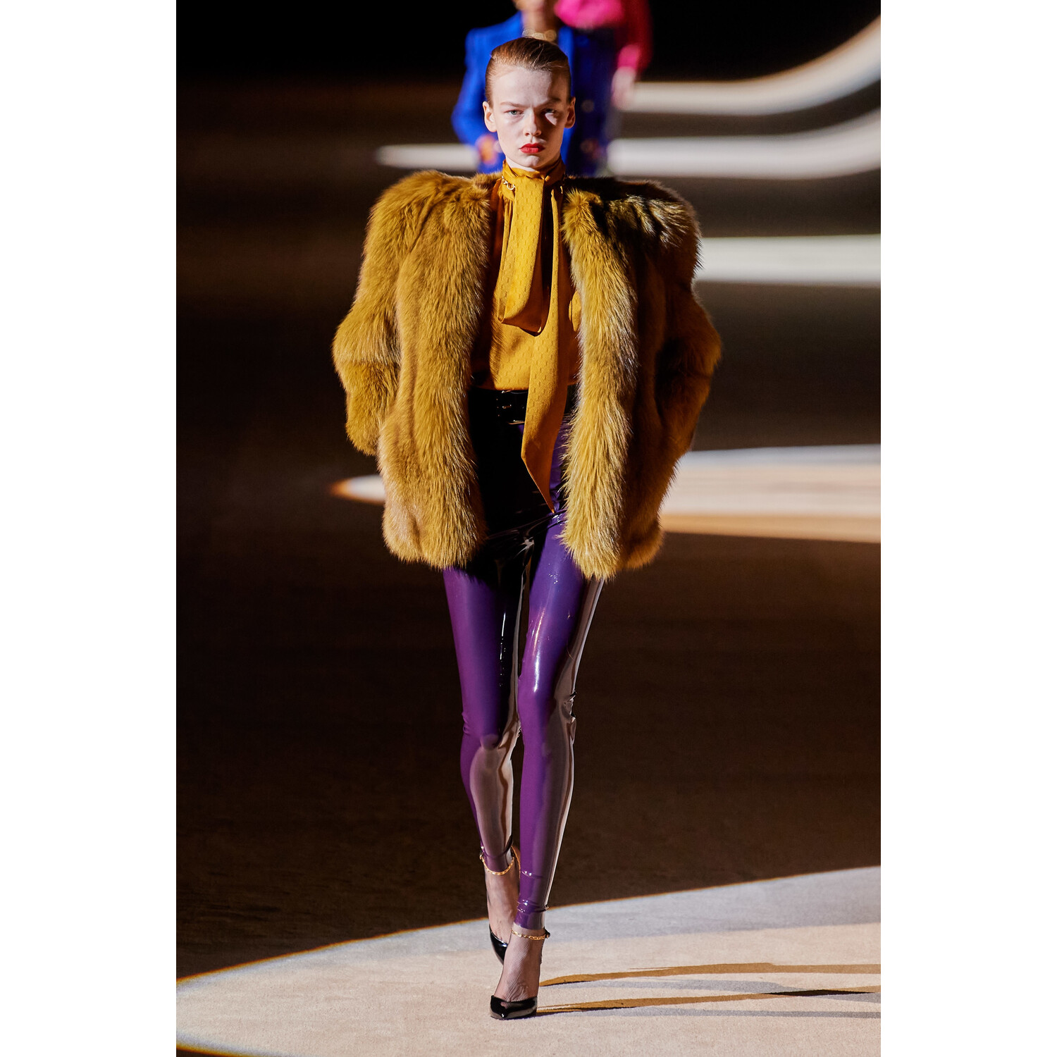 Фото Saint Laurent Fall 2020 Ready-to-Wear / Saint Laurent осень-зима 2020 / Неделя моды: Париж
