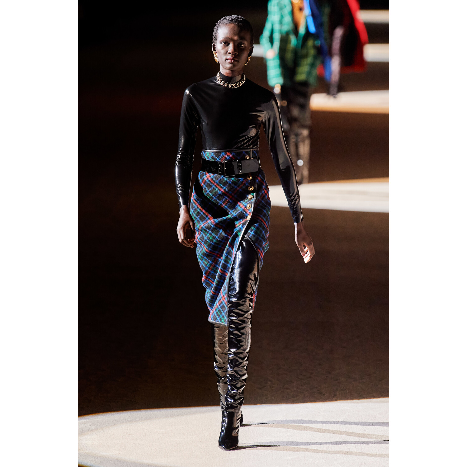Фото Saint Laurent Fall 2020 Ready-to-Wear / Saint Laurent осень-зима 2020 / Неделя моды: Париж