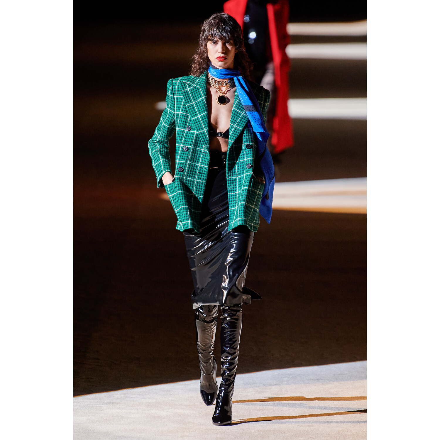 Фото Saint Laurent Fall 2020 Ready-to-Wear / Saint Laurent осень-зима 2020 / Неделя моды: Париж