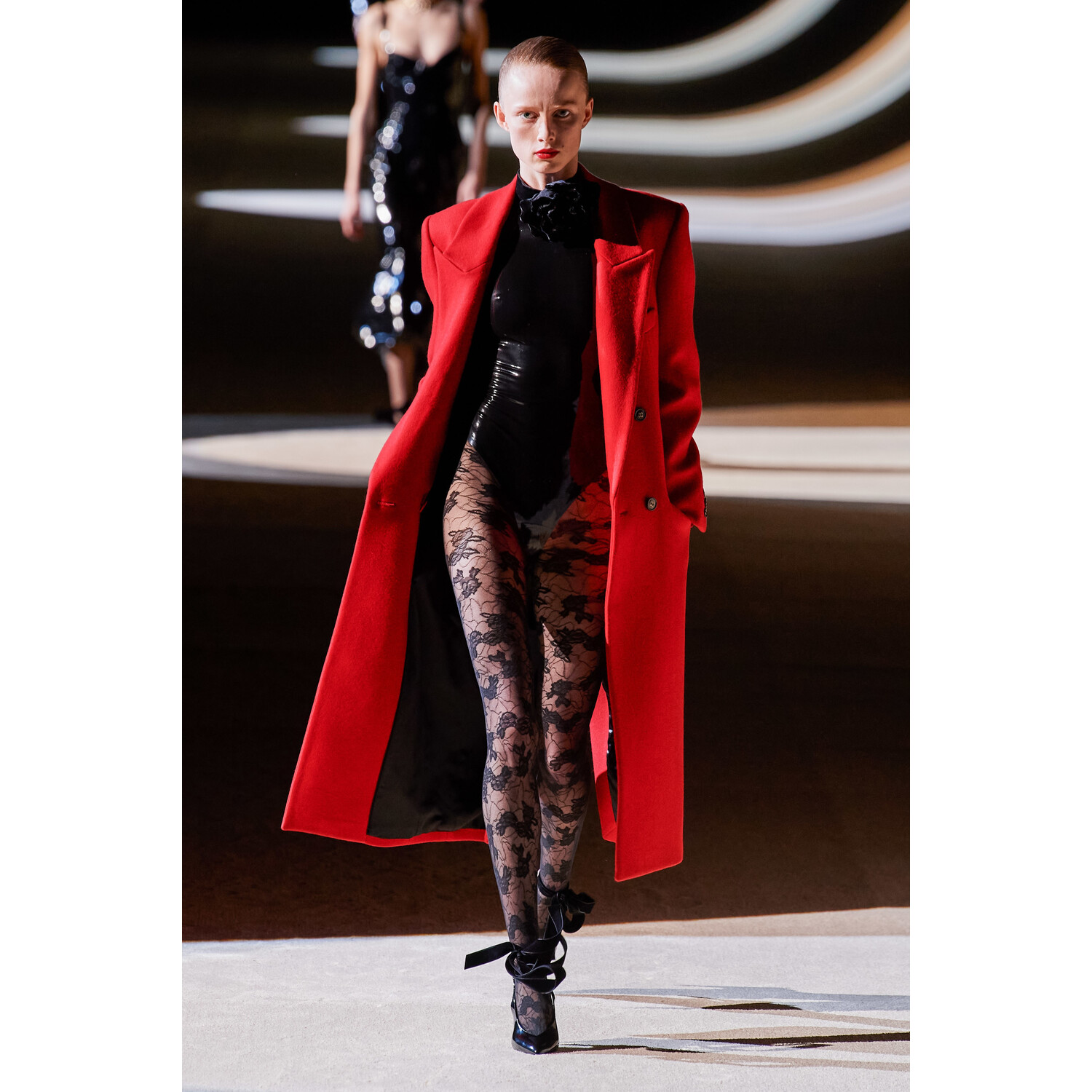 Фото Saint Laurent Fall 2020 Ready-to-Wear / Saint Laurent осень-зима 2020 / Неделя моды: Париж