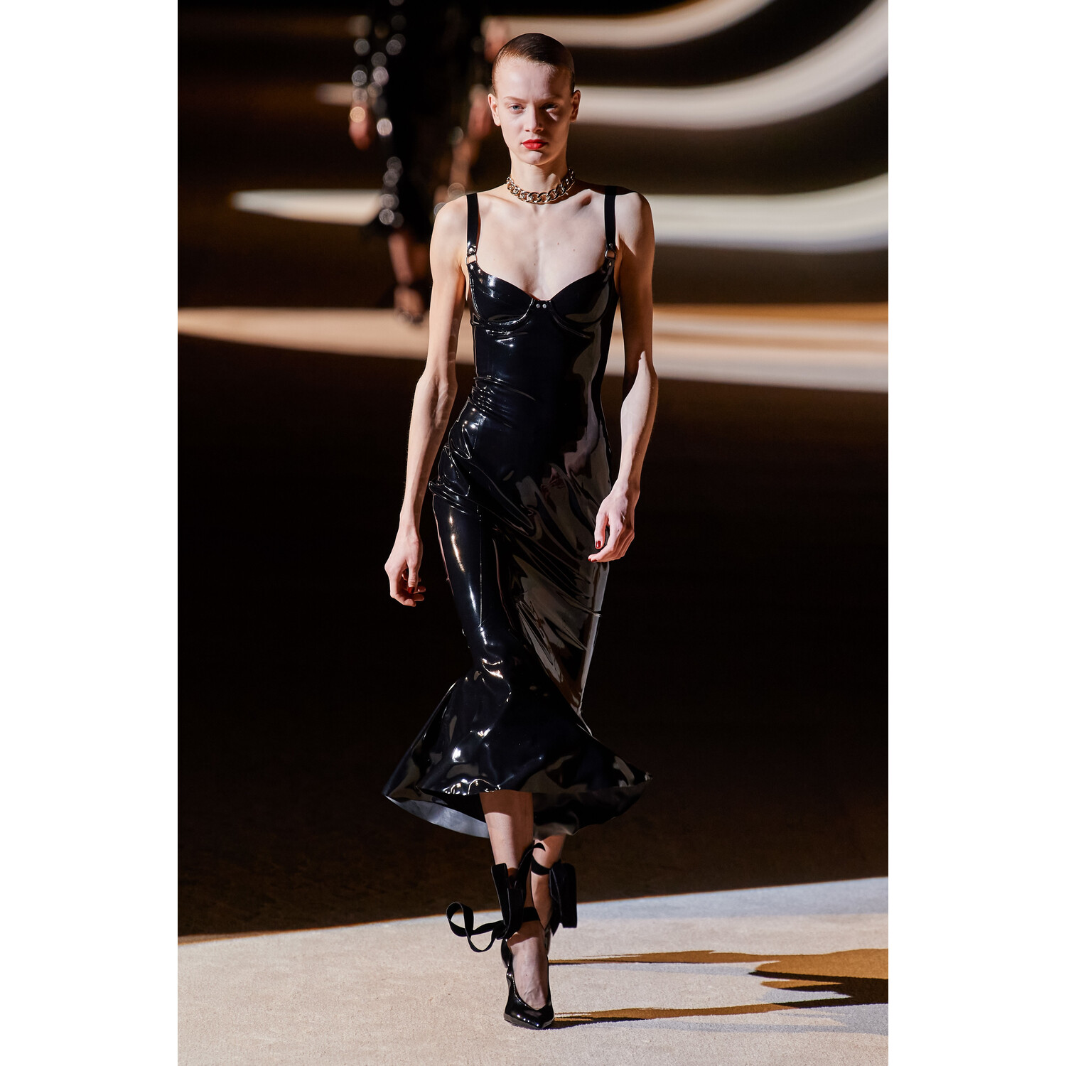 Фото Saint Laurent Fall 2020 Ready-to-Wear / Saint Laurent осень-зима 2020 / Неделя моды: Париж