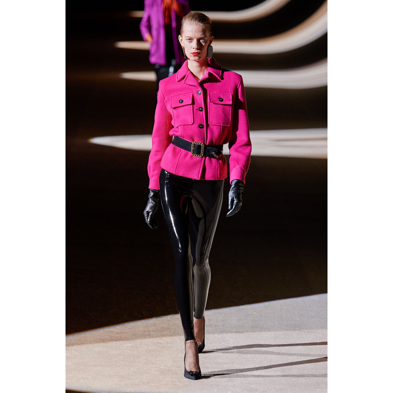 Фото Saint Laurent Fall 2020 Ready-to-Wear / Saint Laurent осень-зима 2020 / Неделя моды: Париж