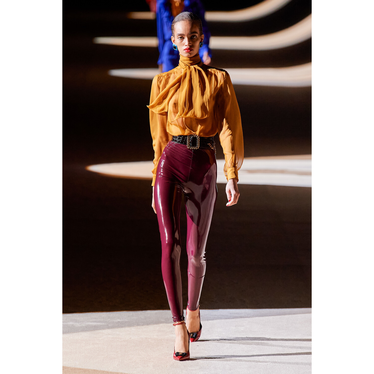 Фото Saint Laurent Fall 2020 Ready-to-Wear / Saint Laurent осень-зима 2020 / Неделя моды: Париж
