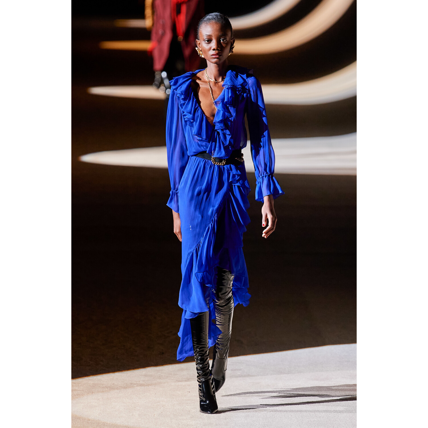 Фото Saint Laurent Fall 2020 Ready-to-Wear / Saint Laurent осень-зима 2020 / Неделя моды: Париж