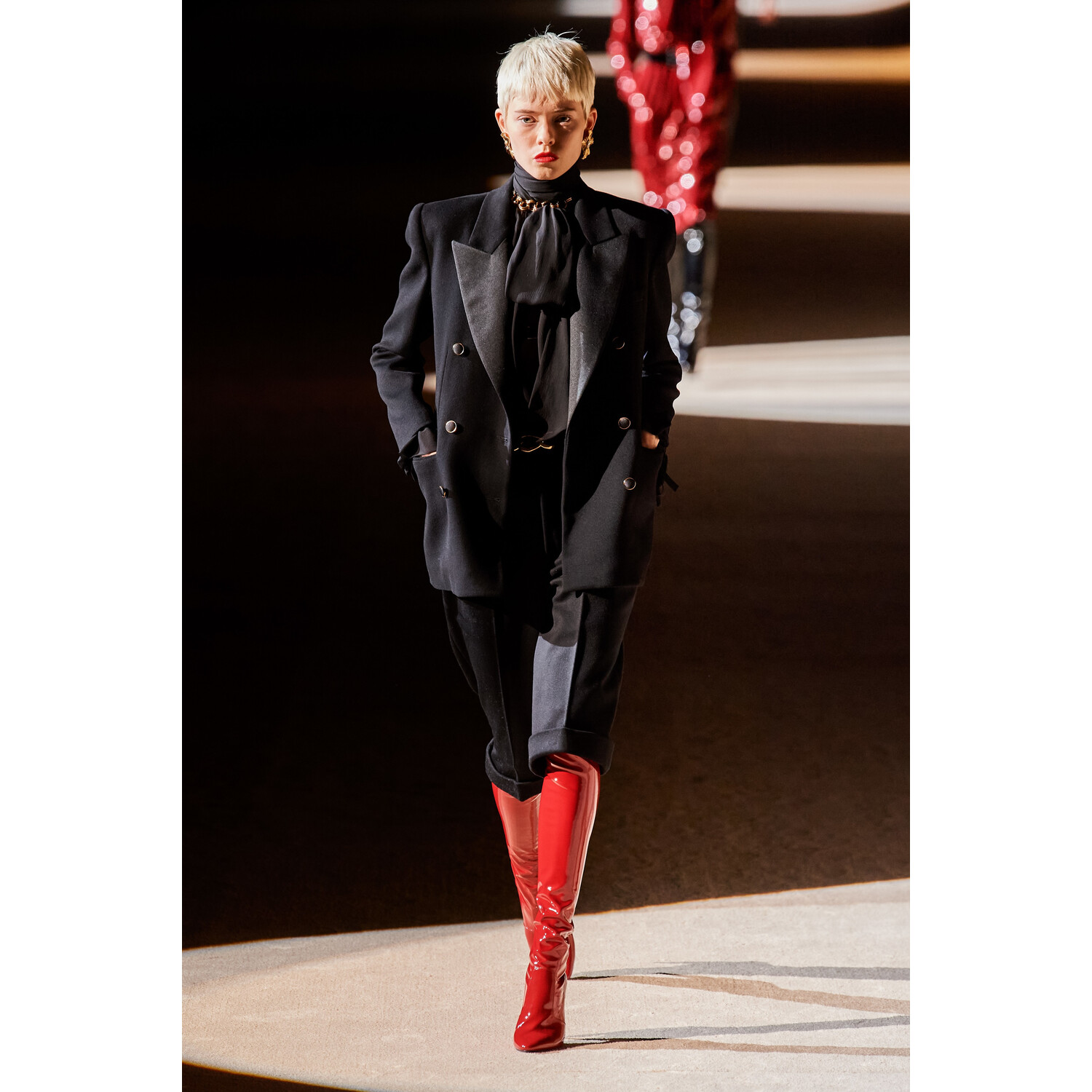 Фото Saint Laurent Fall 2020 Ready-to-Wear / Saint Laurent осень-зима 2020 / Неделя моды: Париж