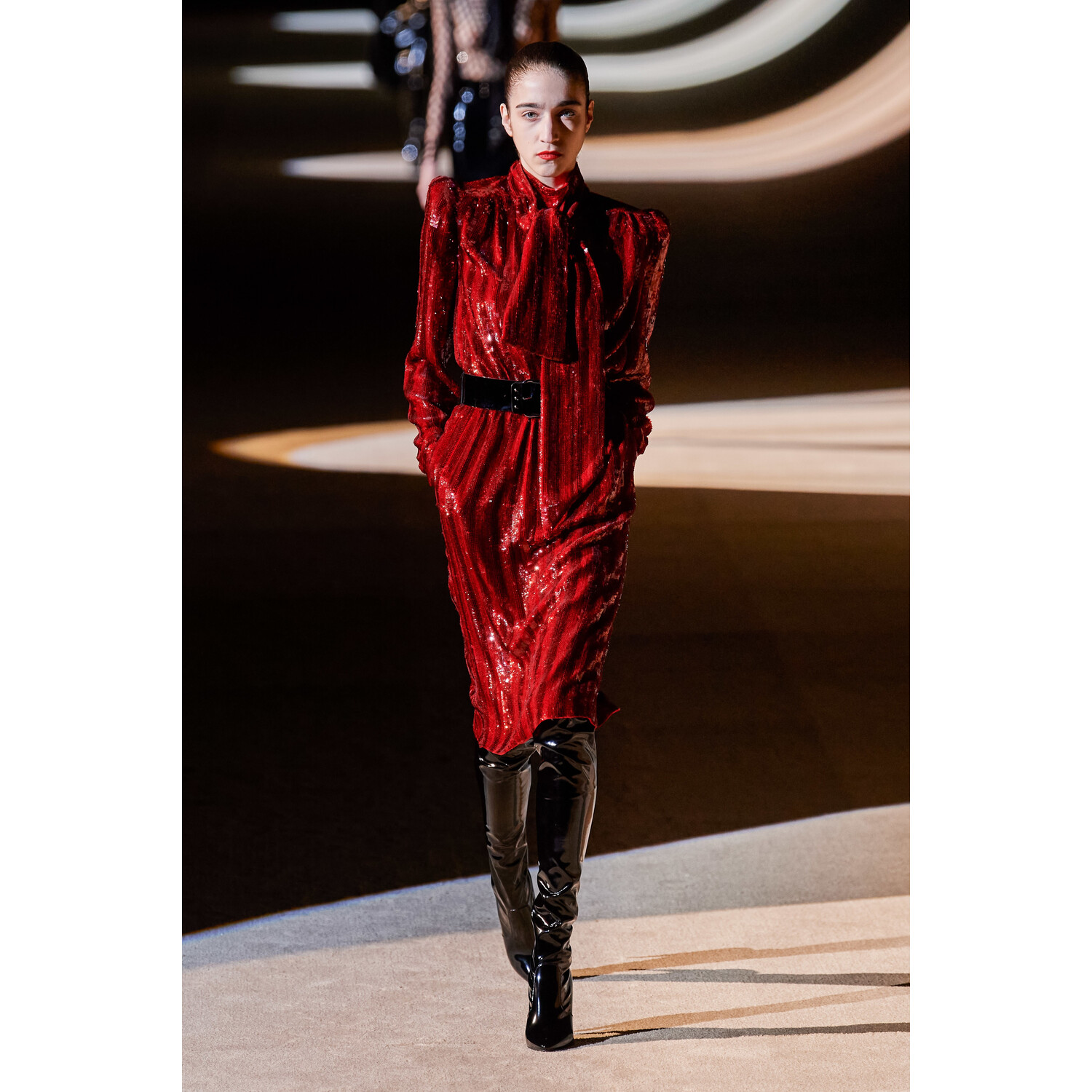 Фото Saint Laurent Fall 2020 Ready-to-Wear / Saint Laurent осень-зима 2020 / Неделя моды: Париж