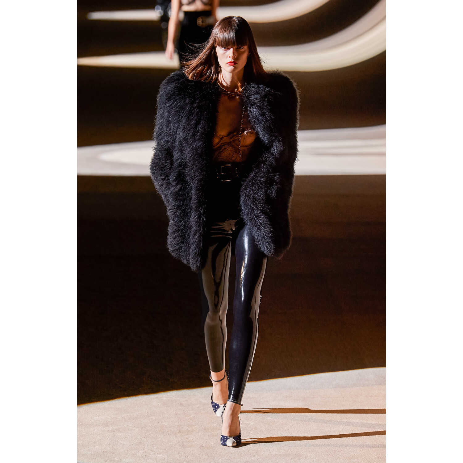 Фото Saint Laurent Fall 2020 Ready-to-Wear / Saint Laurent осень-зима 2020 / Неделя моды: Париж