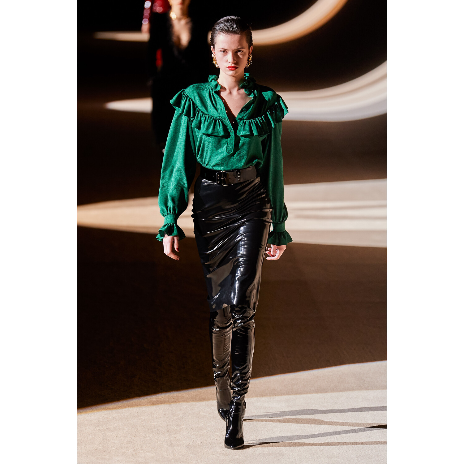 Фото Saint Laurent Fall 2020 Ready-to-Wear / Saint Laurent осень-зима 2020 / Неделя моды: Париж