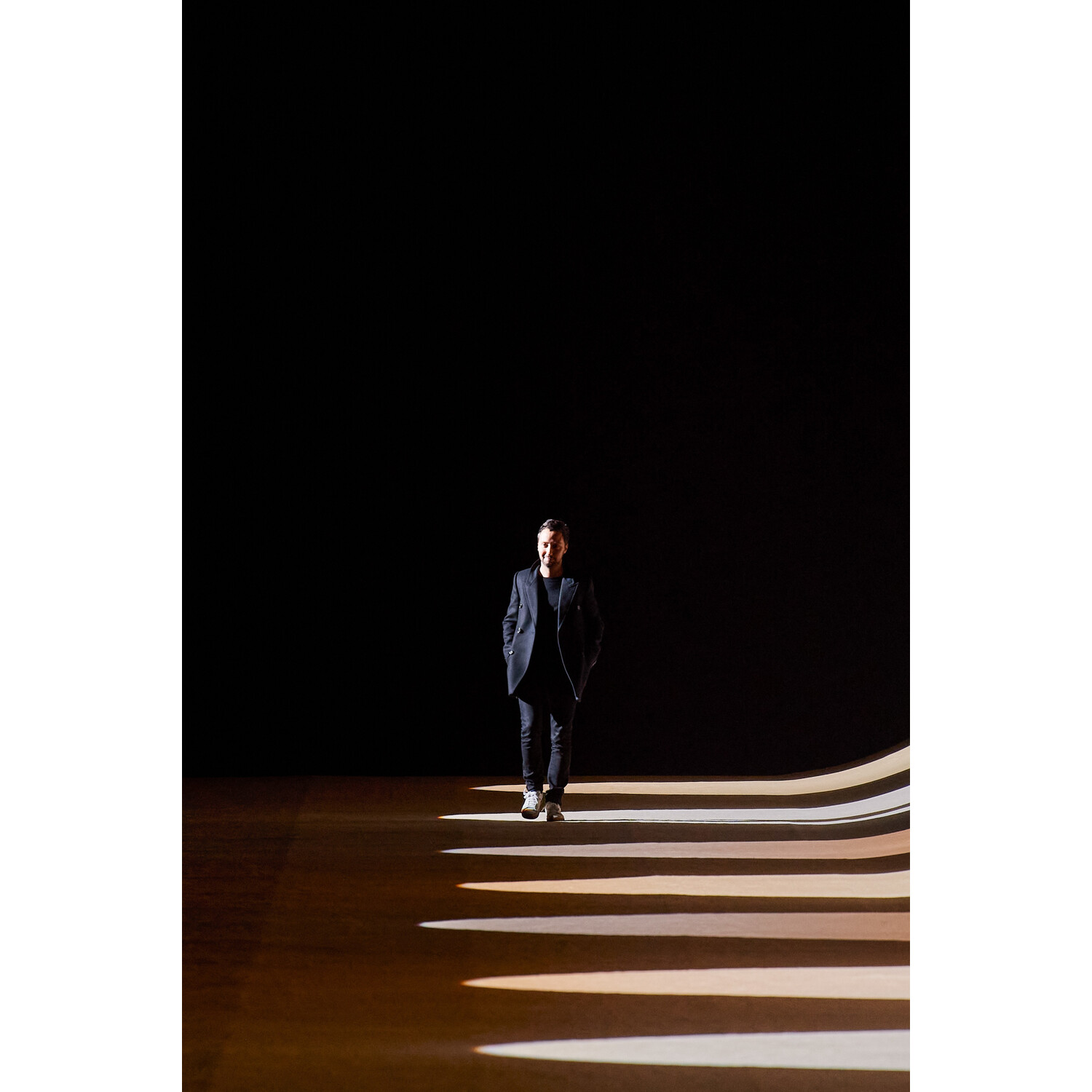 Фото Saint Laurent Fall 2020 Ready-to-Wear / Saint Laurent осень-зима 2020 / Неделя моды: Париж