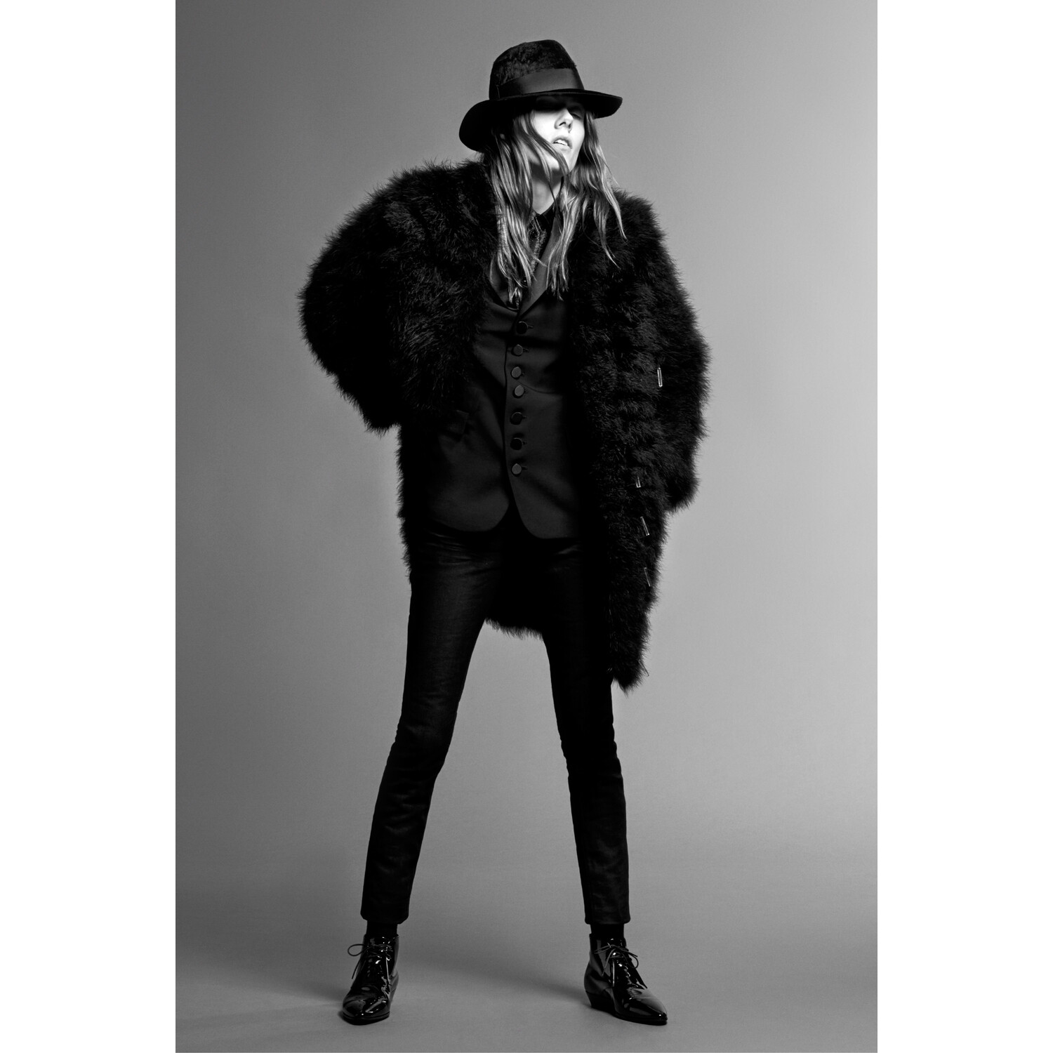 Фото Saint Laurent Pre-Fall 2019 / Saint Laurent осень-зима 2019 / Неделя моды: Париж