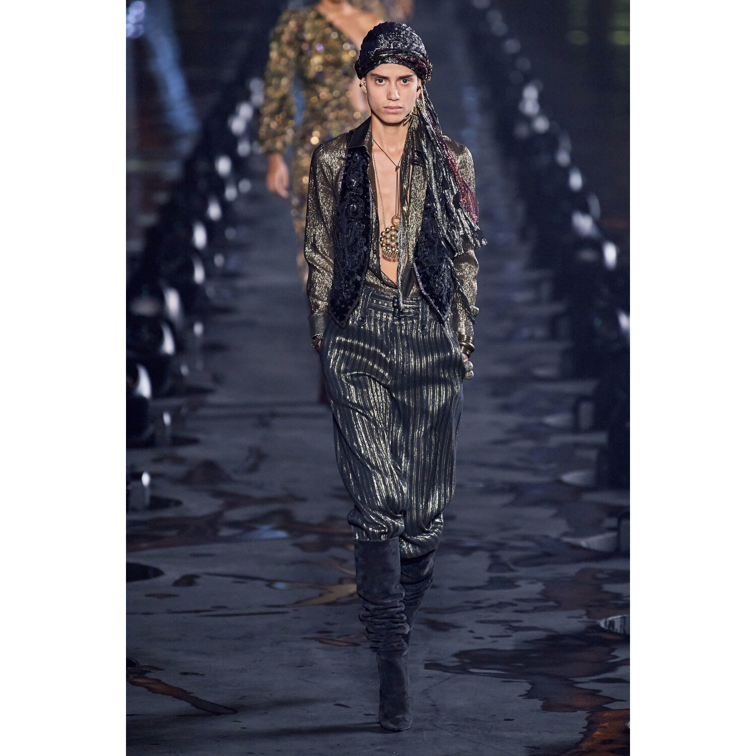 Фото Saint Laurent Spring 2020 / Saint Laurent весна-лето 2020 / Неделя моды: Париж