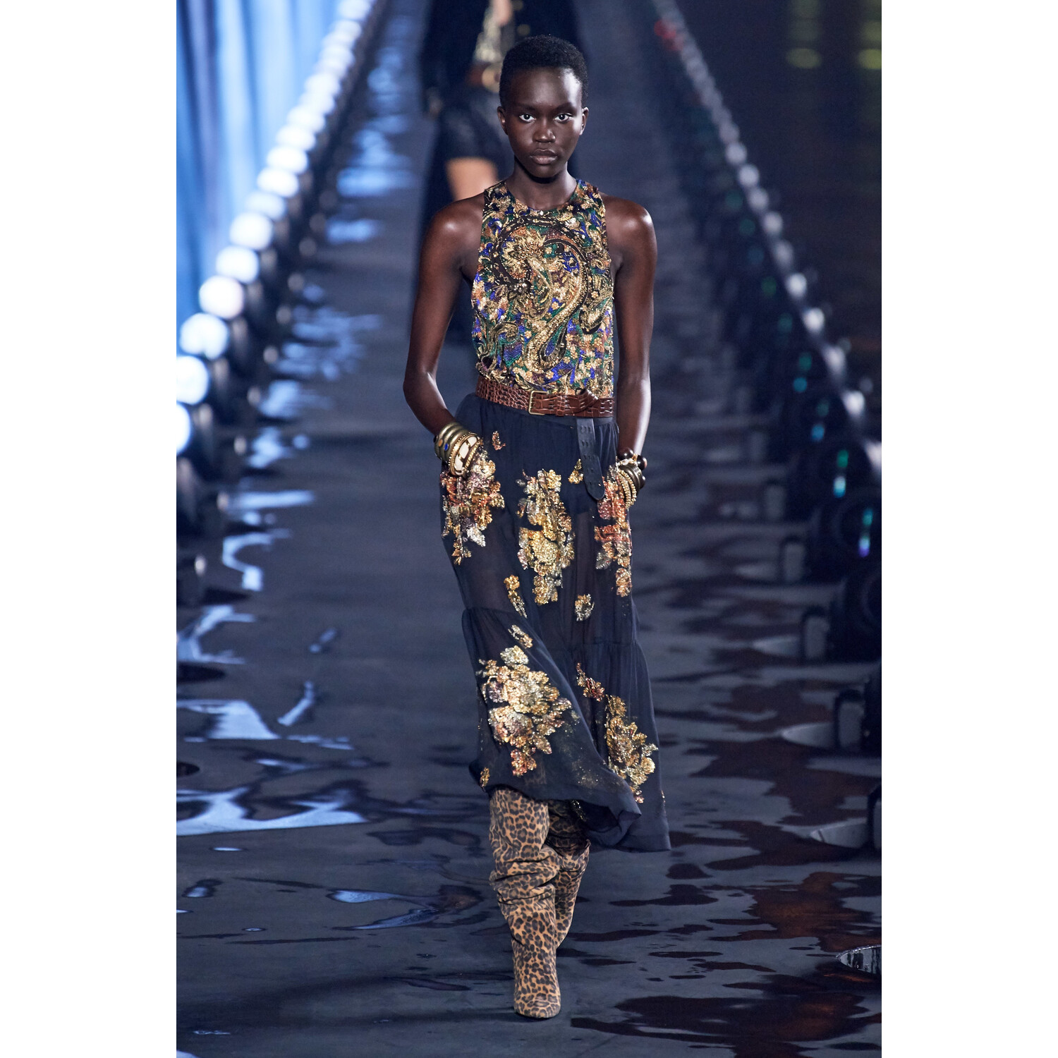 Фото Saint Laurent Spring 2020 / Saint Laurent весна-лето 2020 / Неделя моды: Париж