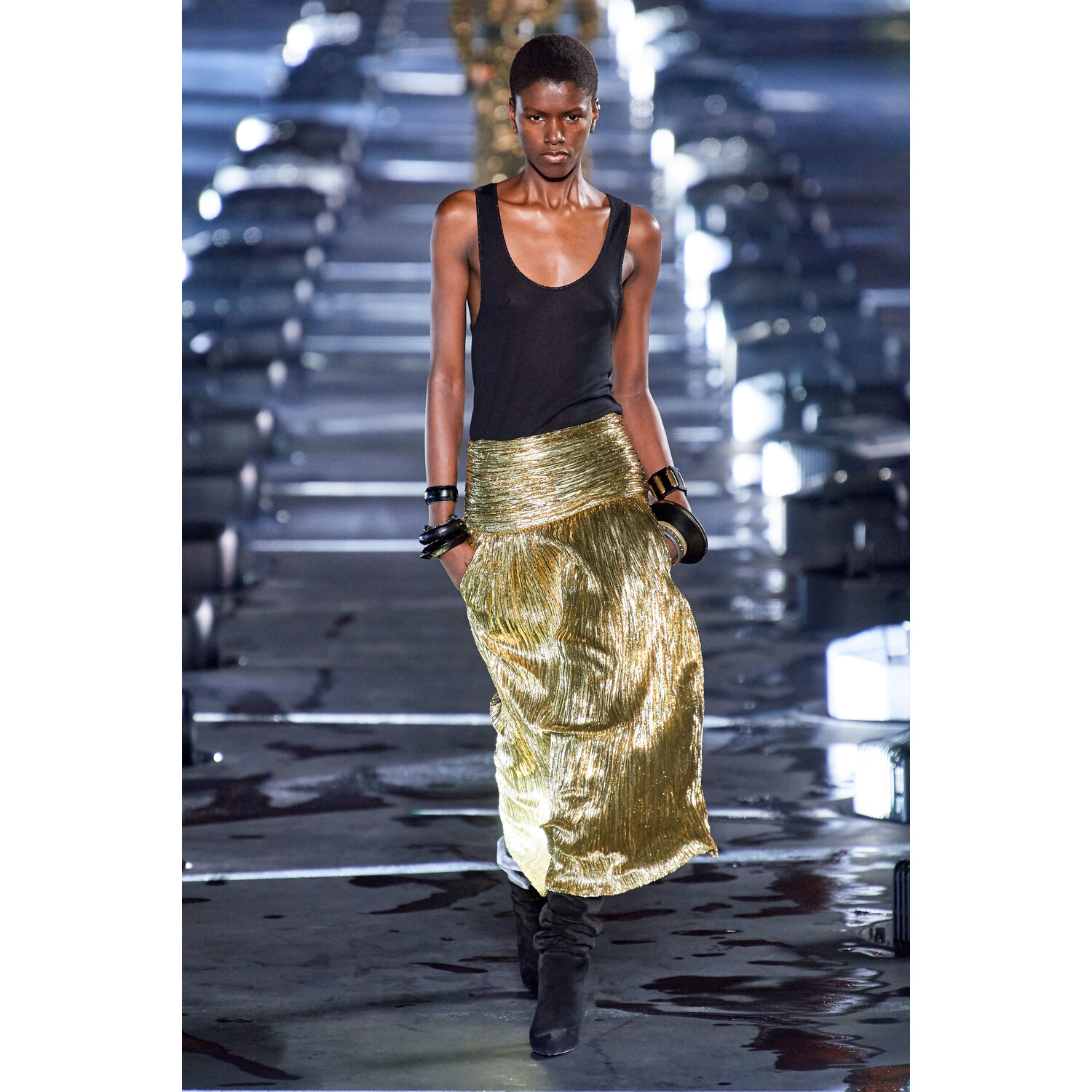 Фото Saint Laurent Spring 2020 / Saint Laurent весна-лето 2020 / Неделя моды: Париж