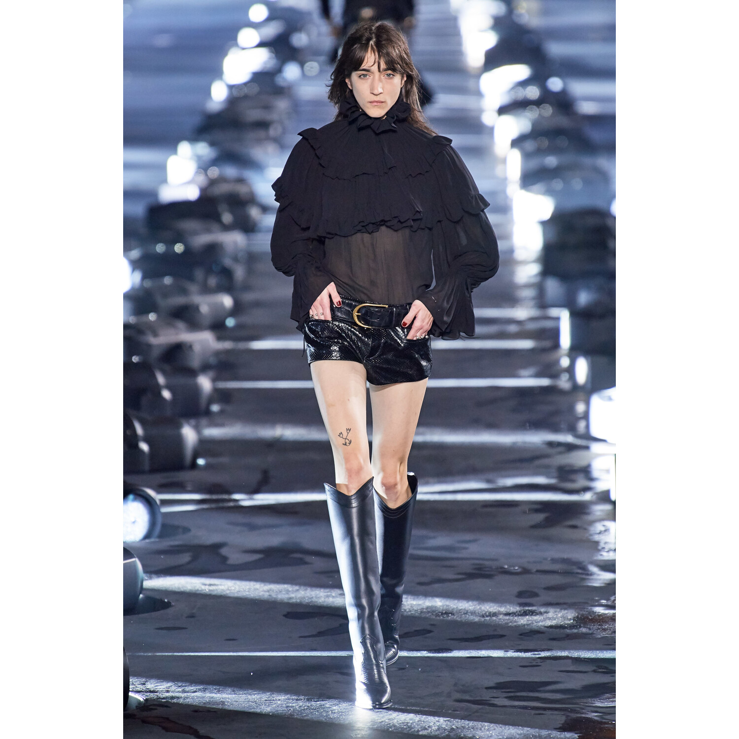 Фото Saint Laurent Spring 2020 / Saint Laurent весна-лето 2020 / Неделя моды: Париж