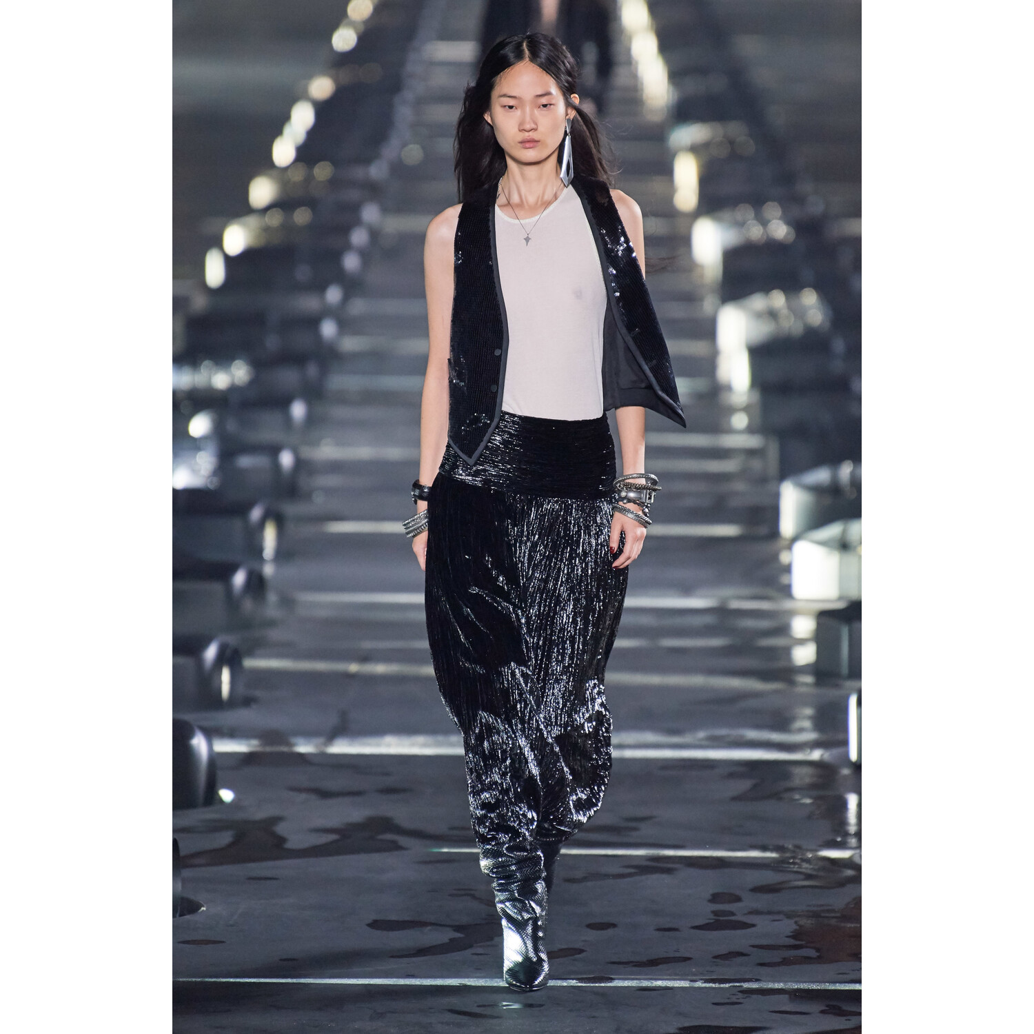 Фото Saint Laurent Spring 2020 / Saint Laurent весна-лето 2020 / Неделя моды: Париж