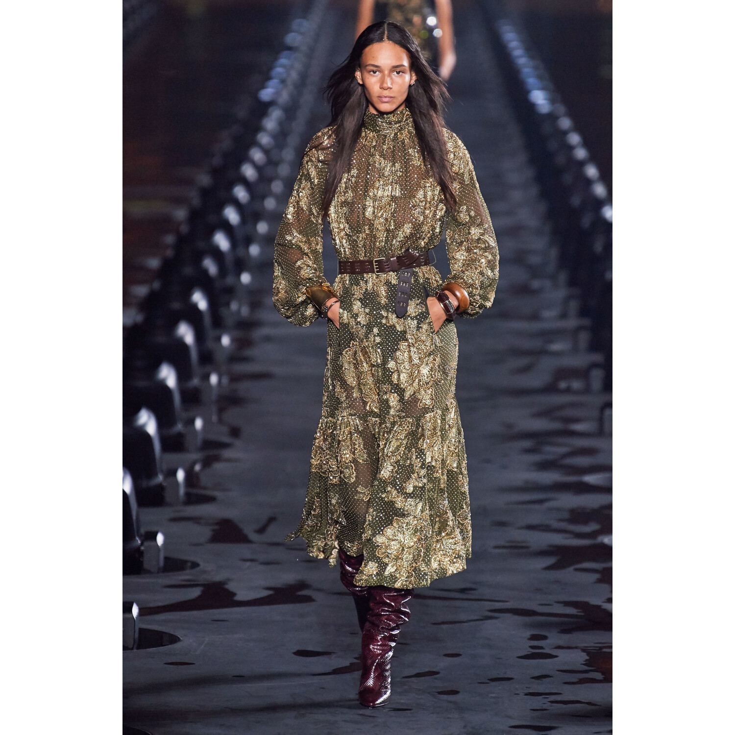 Фото Saint Laurent Spring 2020 / Saint Laurent весна-лето 2020 / Неделя моды: Париж