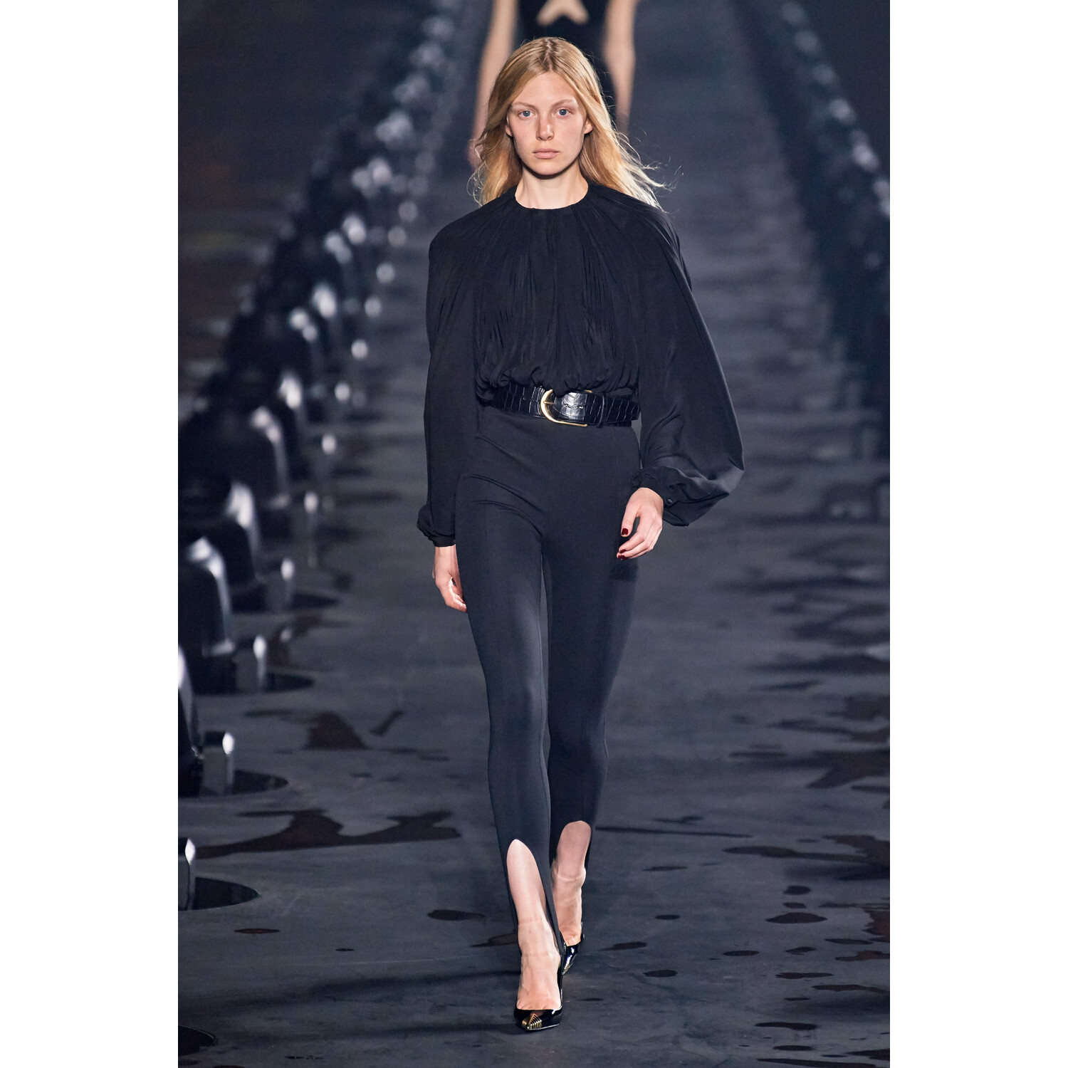 Фото Saint Laurent Spring 2020 / Saint Laurent весна-лето 2020 / Неделя моды: Париж