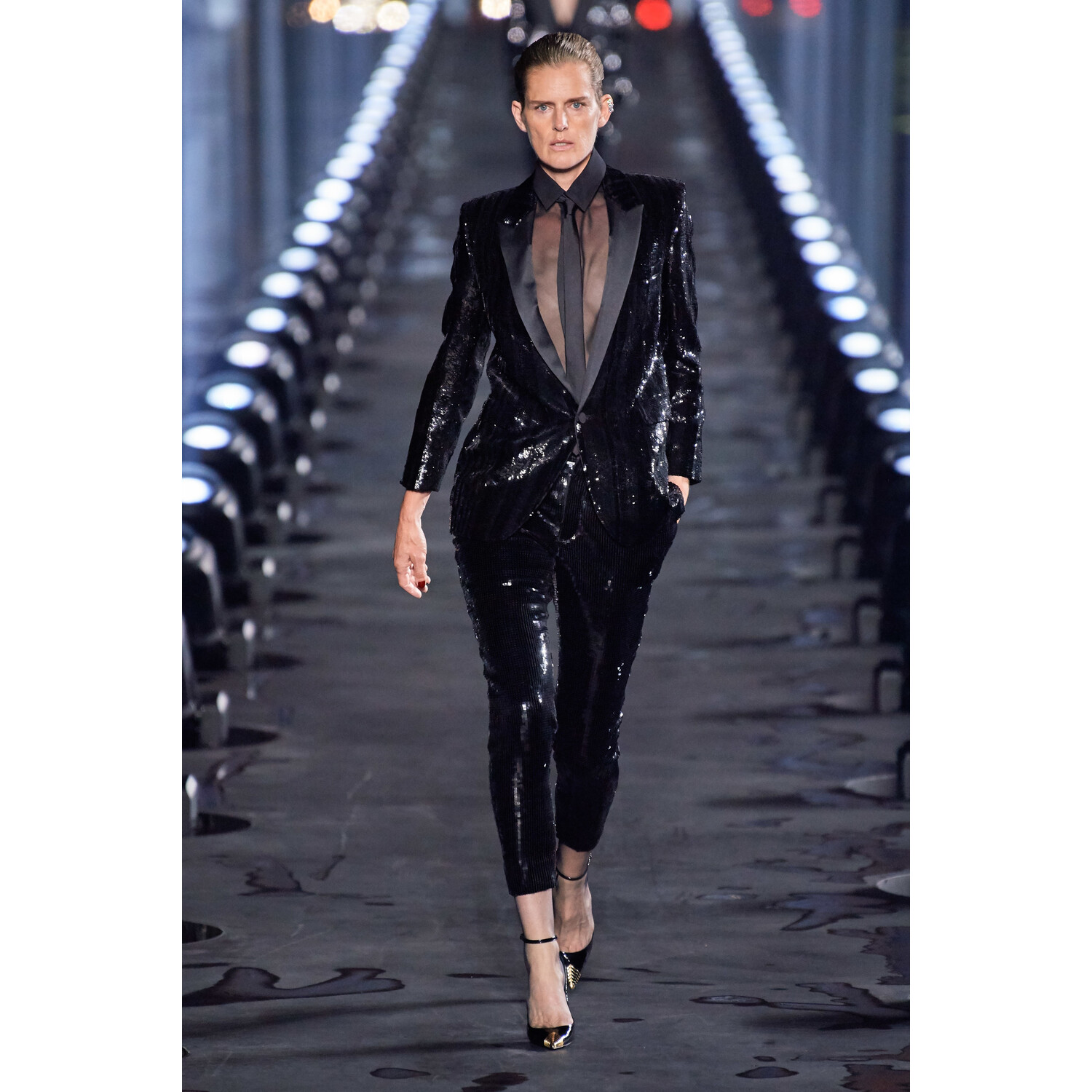 Фото Saint Laurent Spring 2020 / Saint Laurent весна-лето 2020 / Неделя моды: Париж