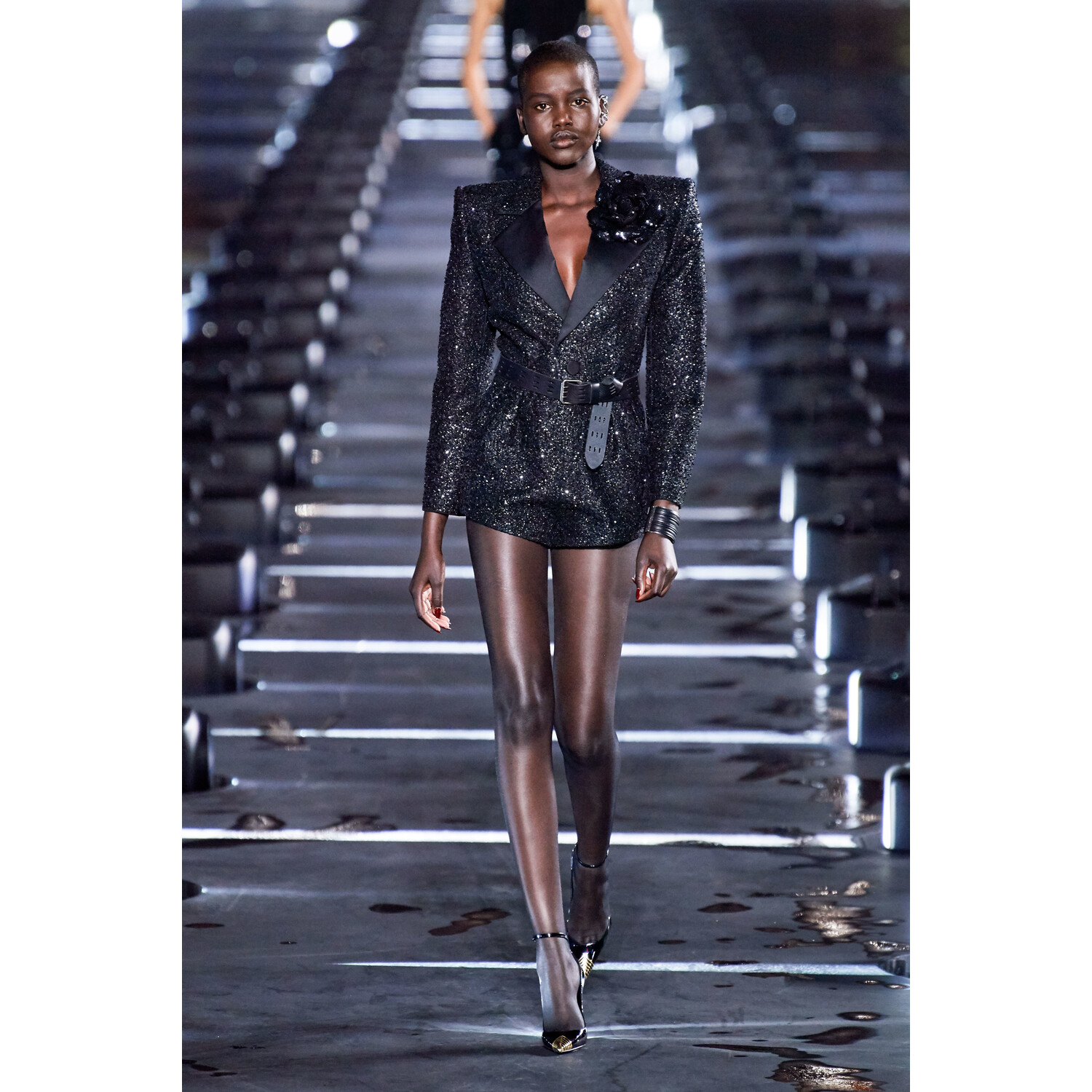 Фото Saint Laurent Spring 2020 / Saint Laurent весна-лето 2020 / Неделя моды: Париж