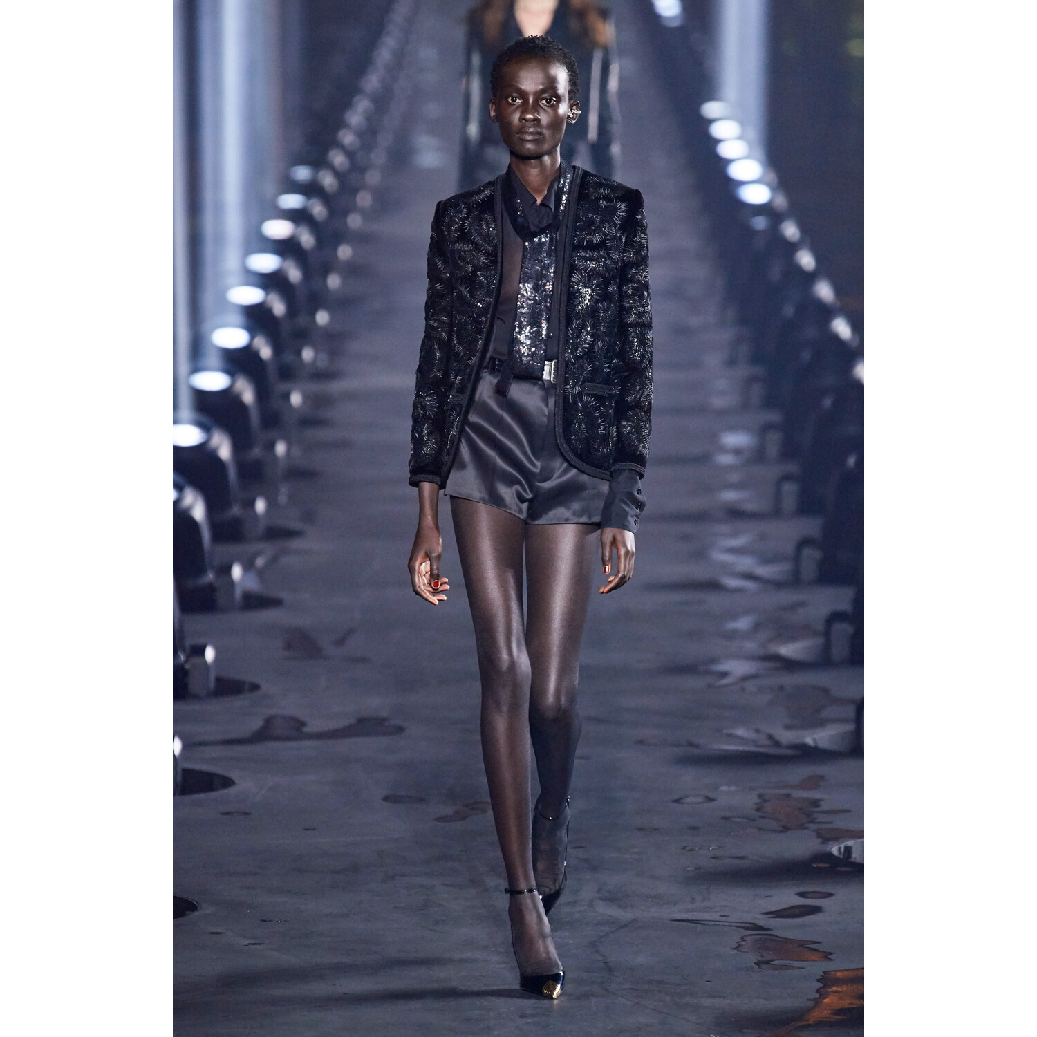 Фото Saint Laurent Spring 2020 / Saint Laurent весна-лето 2020 / Неделя моды: Париж