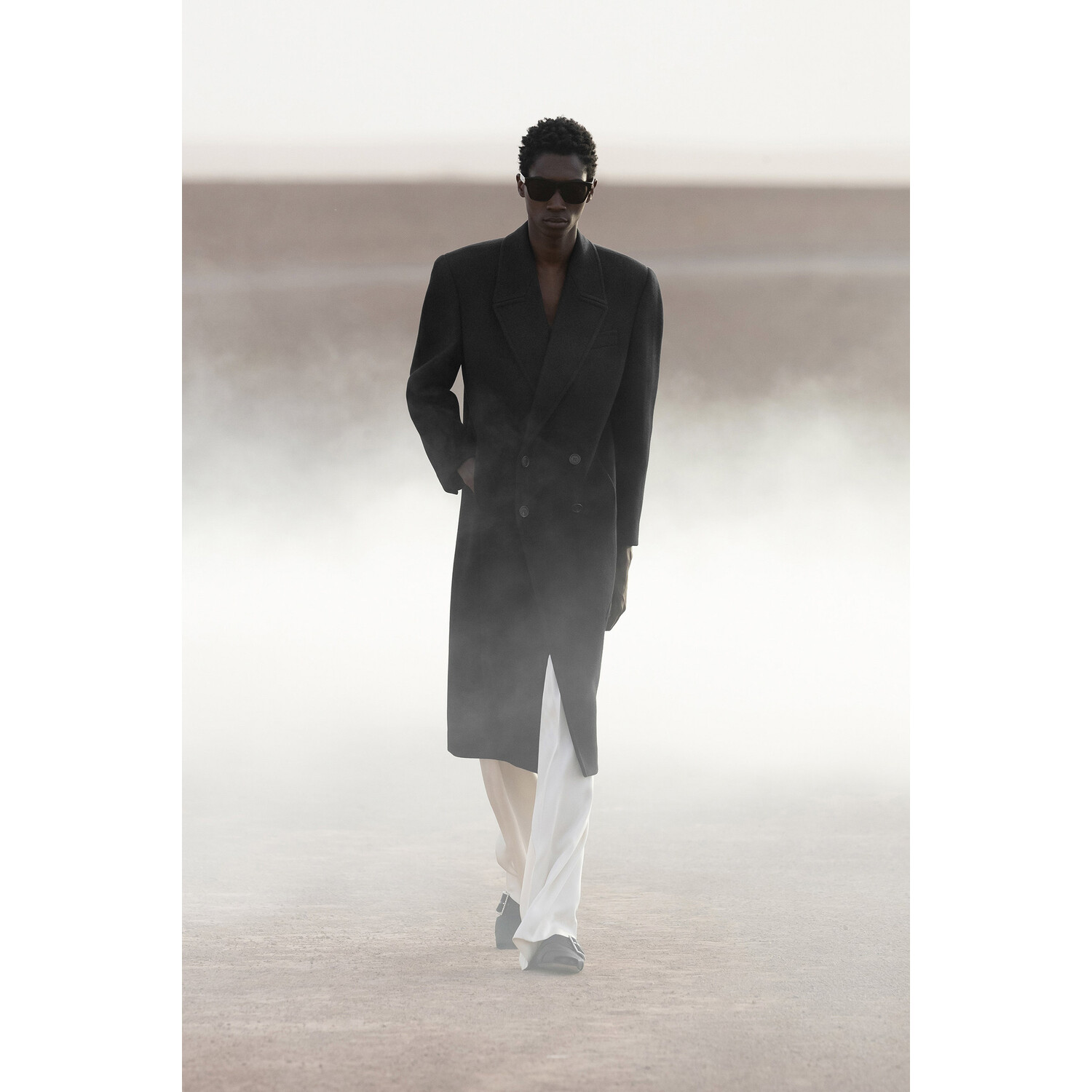 Фото Saint laurent Menswear Spring 2023 / Saint laurent мужская коллекция весна-лето 2023