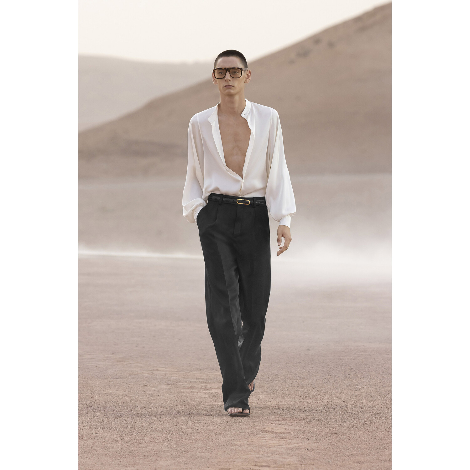 Фото Saint laurent Menswear Spring 2023 / Saint laurent мужская коллекция весна-лето 2023