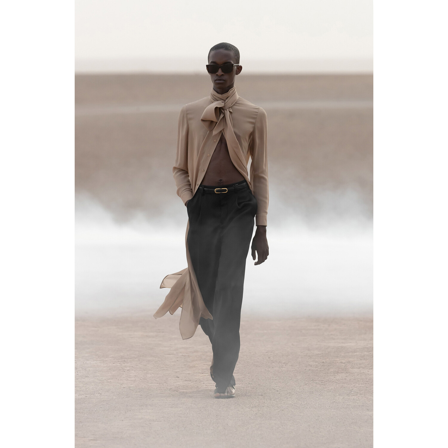 Фото Saint laurent Menswear Spring 2023 / Saint laurent мужская коллекция весна-лето 2023
