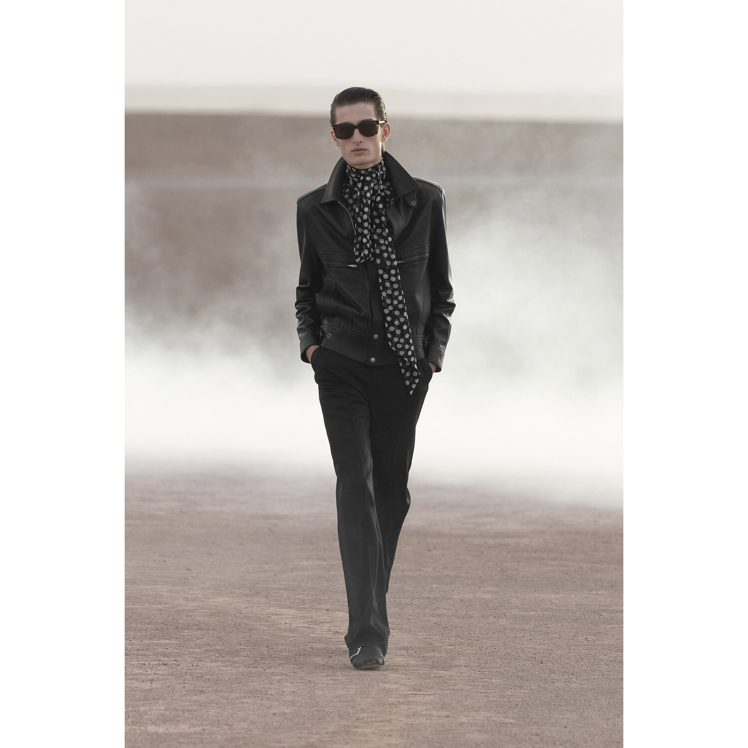Фото Saint laurent Menswear Spring 2023 / Saint laurent мужская коллекция весна-лето 2023
