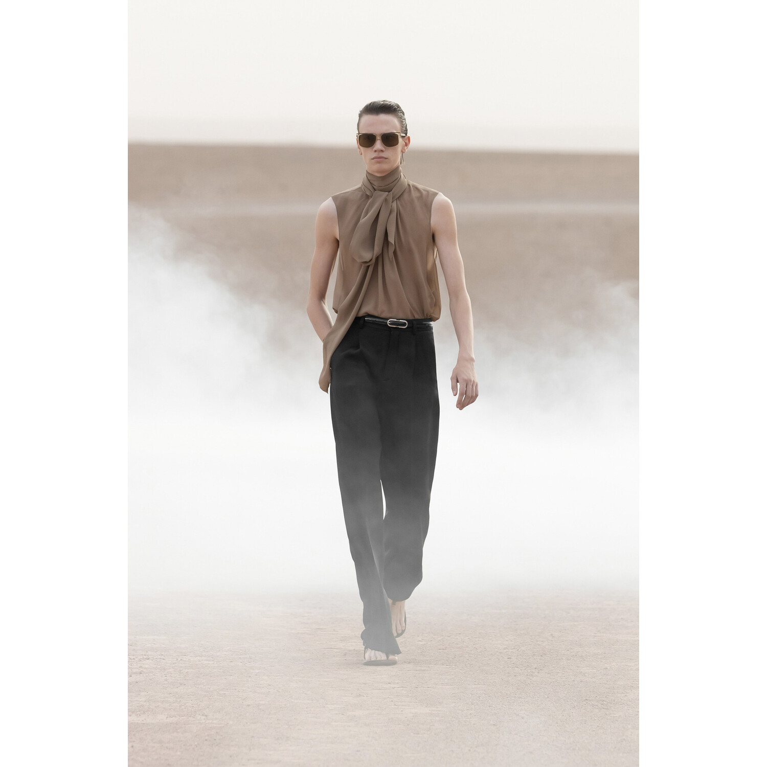Фото Saint laurent Menswear Spring 2023 / Saint laurent мужская коллекция весна-лето 2023