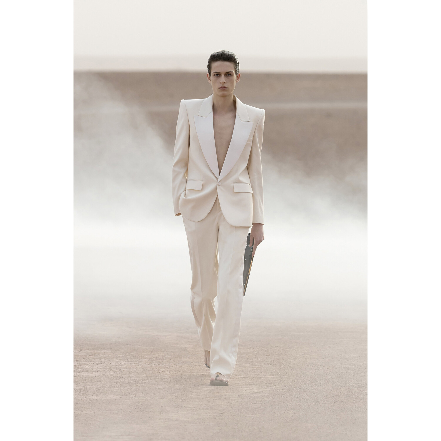Фото Saint laurent Menswear Spring 2023 / Saint laurent мужская коллекция весна-лето 2023