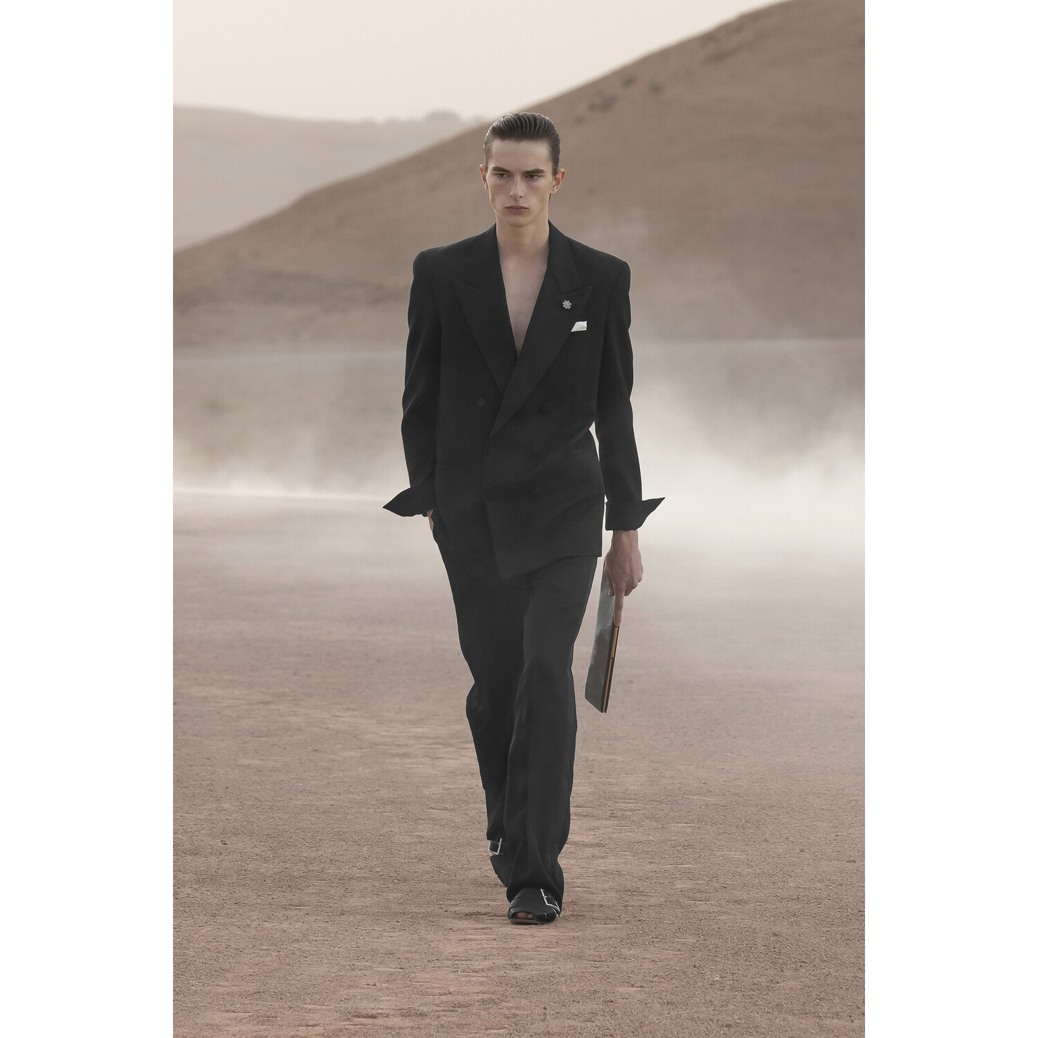 Фото Saint laurent Menswear Spring 2023 / Saint laurent мужская коллекция весна-лето 2023
