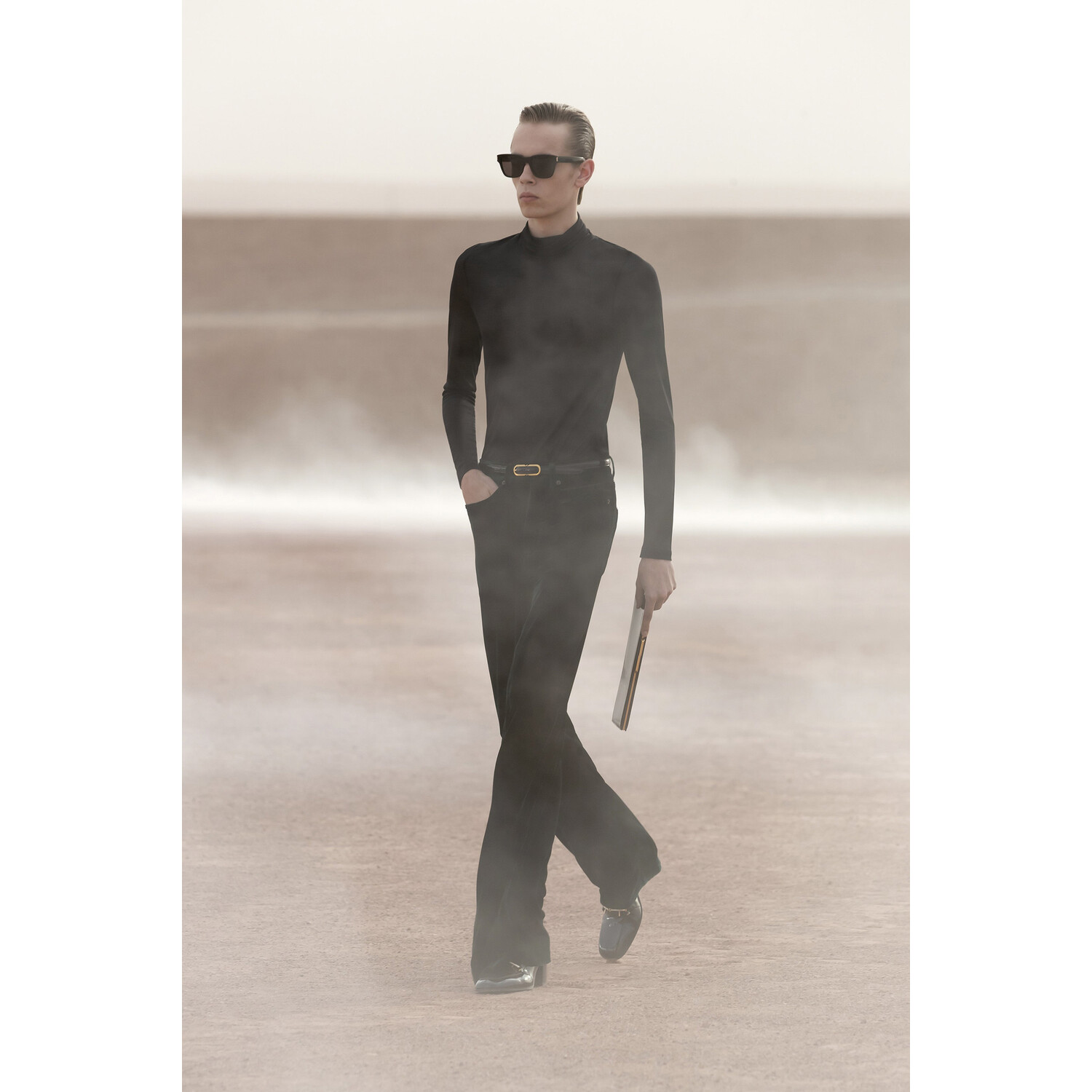 Фото Saint laurent Menswear Spring 2023 / Saint laurent мужская коллекция весна-лето 2023