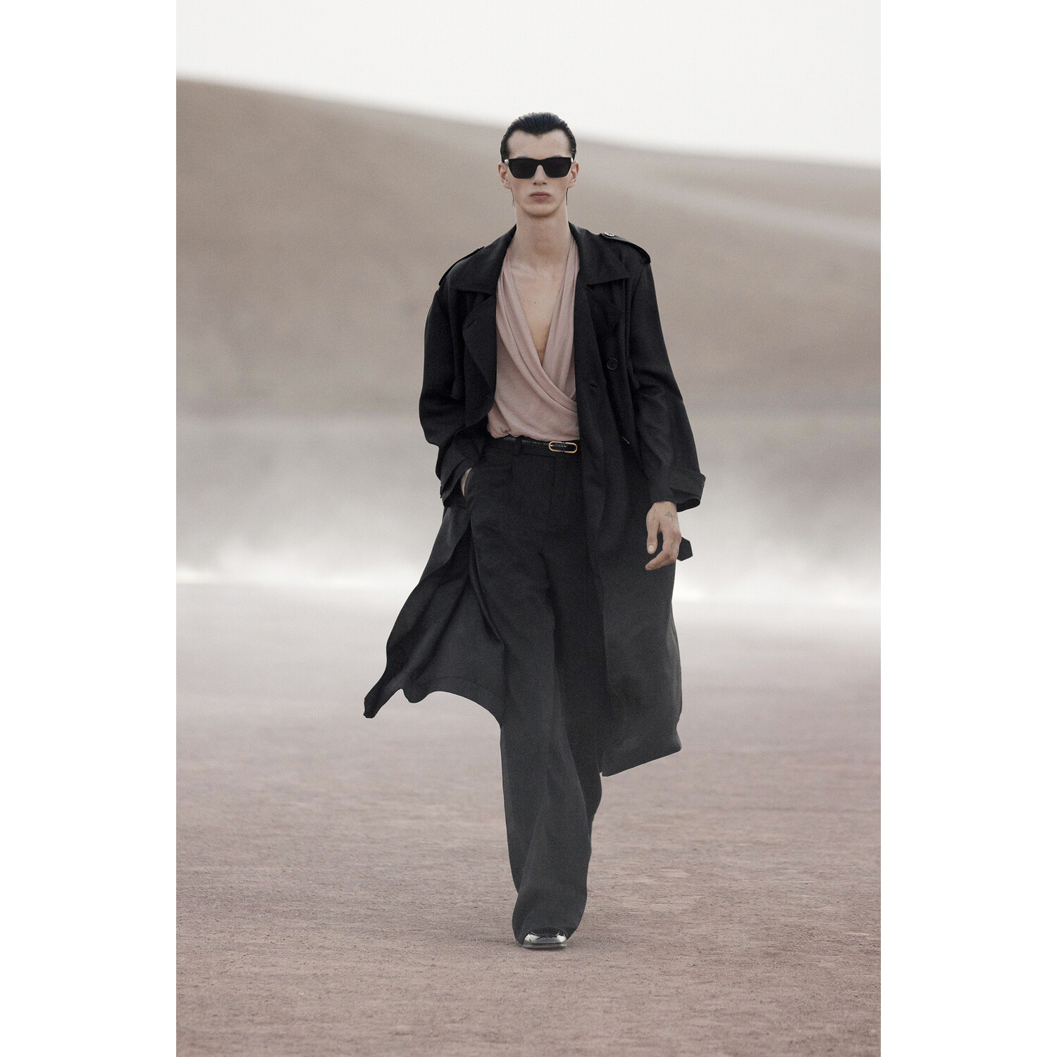 Фото Saint laurent Menswear Spring 2023 / Saint laurent мужская коллекция весна-лето 2023