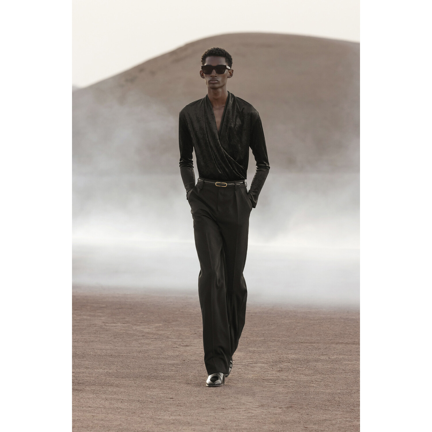 Фото Saint laurent Menswear Spring 2023 / Saint laurent мужская коллекция весна-лето 2023