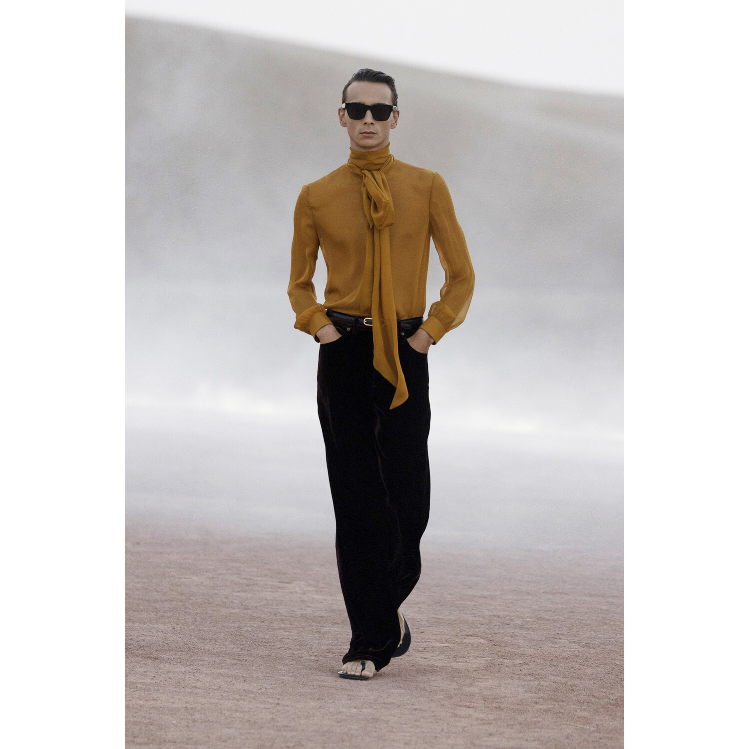 Фото Saint laurent Menswear Spring 2023 / Saint laurent мужская коллекция весна-лето 2023
