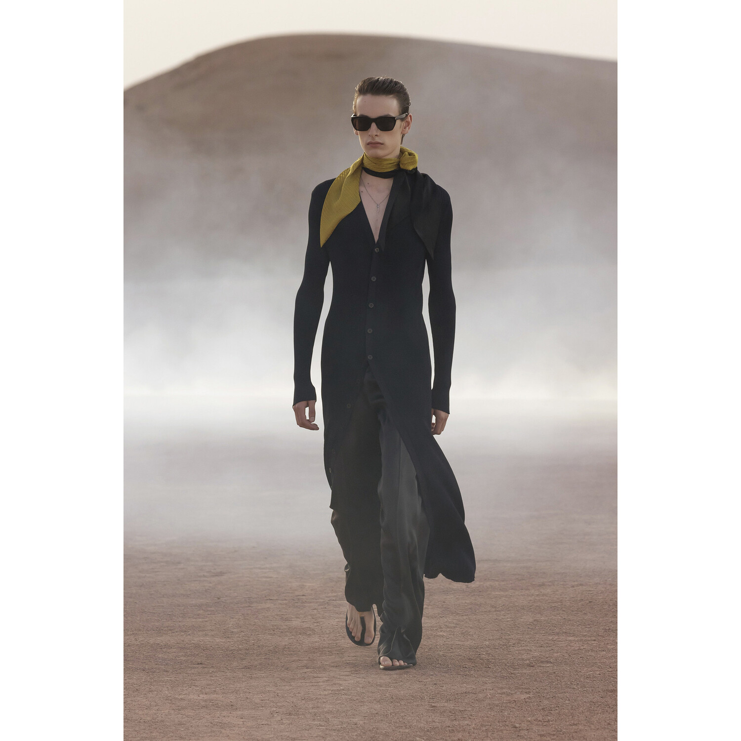 Фото Saint laurent Menswear Spring 2023 / Saint laurent мужская коллекция весна-лето 2023