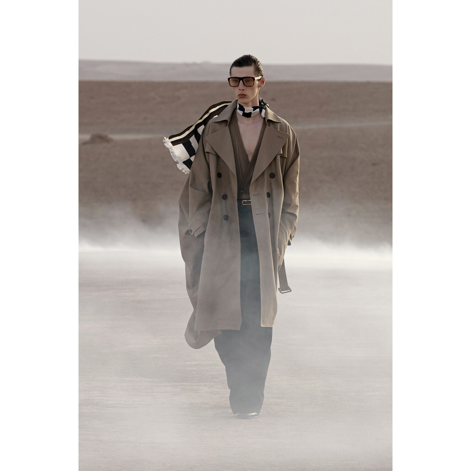 Фото Saint laurent Menswear Spring 2023 / Saint laurent мужская коллекция весна-лето 2023