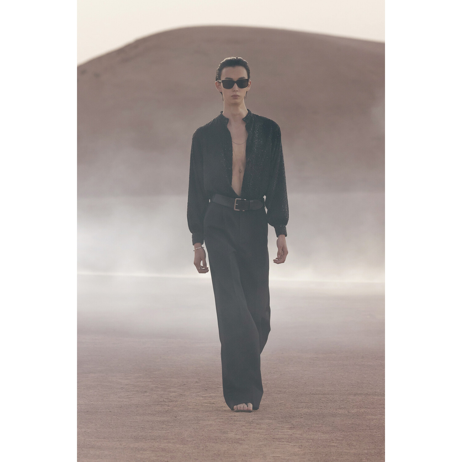 Фото Saint laurent Menswear Spring 2023 / Saint laurent мужская коллекция весна-лето 2023
