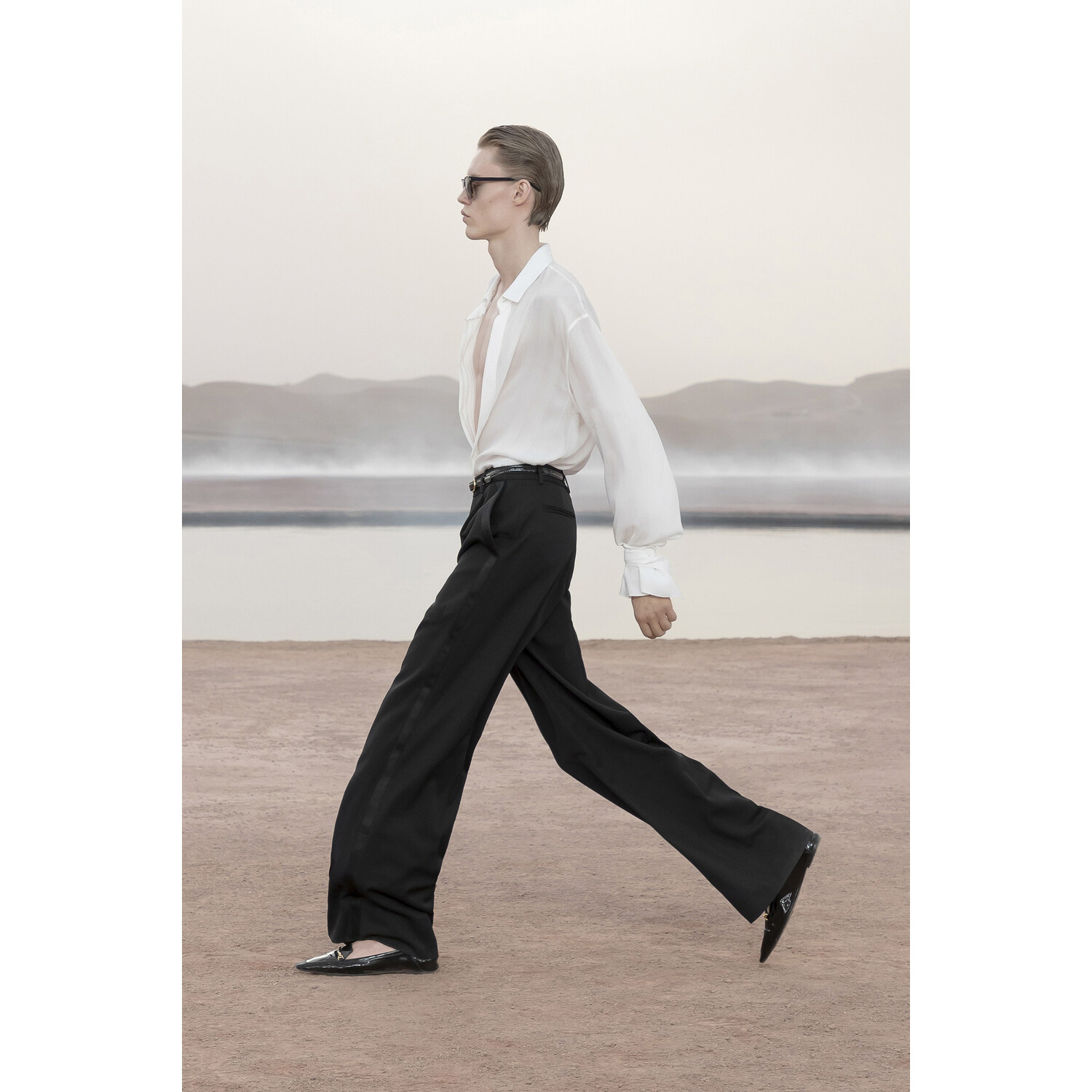 Фото Saint laurent Menswear Spring 2023 / Saint laurent мужская коллекция весна-лето 2023