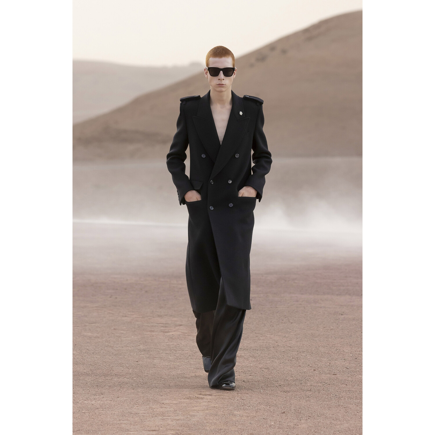 Фото Saint laurent Menswear Spring 2023 / Saint laurent мужская коллекция весна-лето 2023