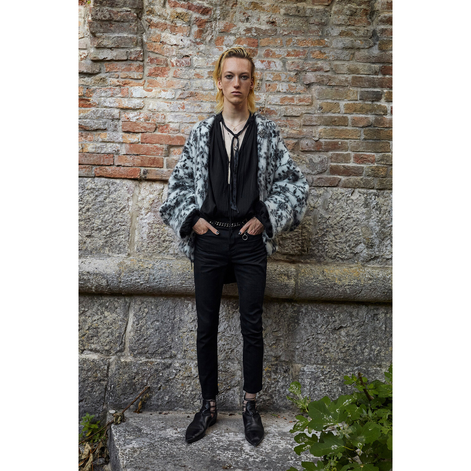 Фото Saint Laurent мужская коллекция весна-лето 2022 / Saint Laurent Mens Spring 2022