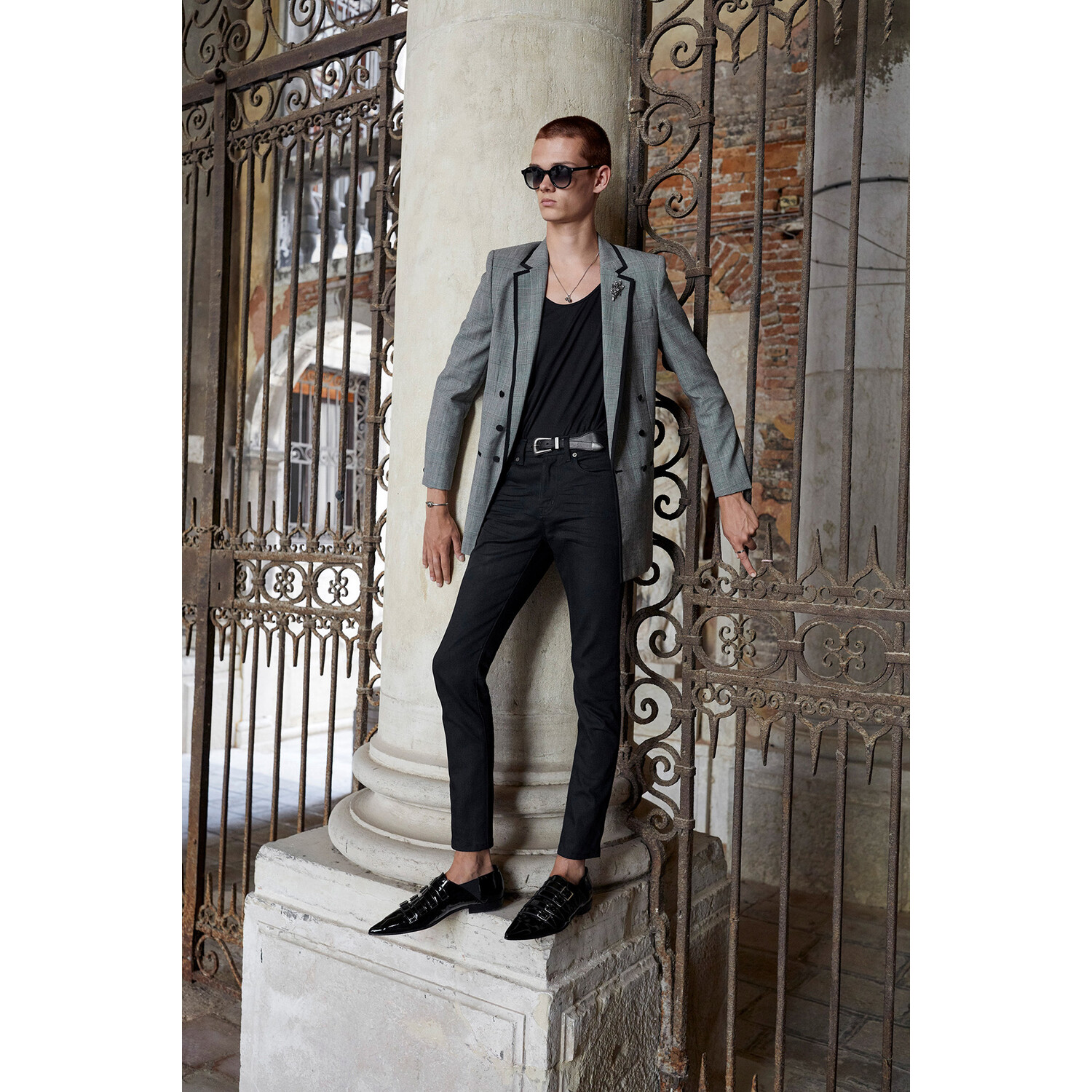 Фото Saint Laurent мужская коллекция весна-лето 2022 / Saint Laurent Mens Spring 2022