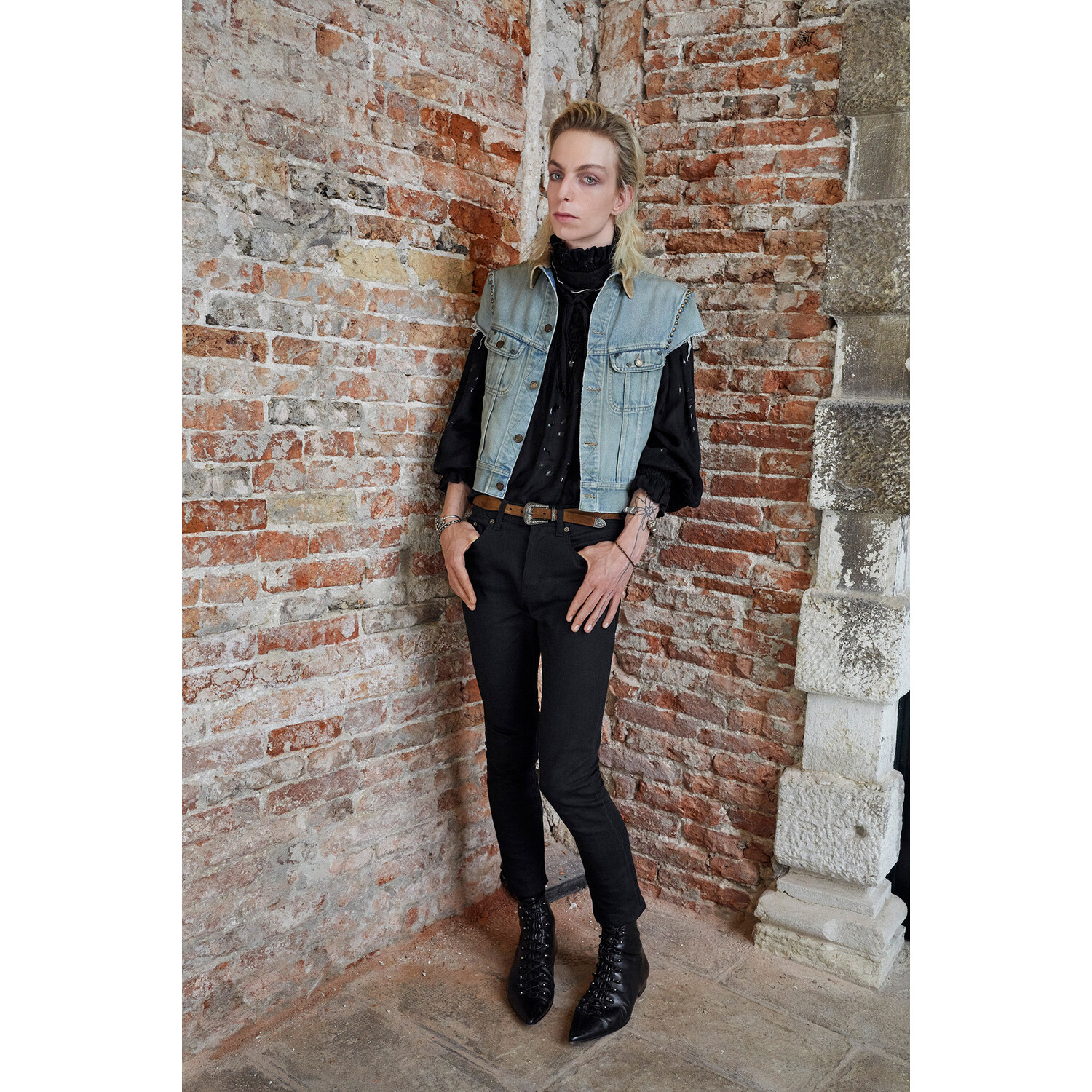 Фото Saint Laurent мужская коллекция весна-лето 2022 / Saint Laurent Mens Spring 2022