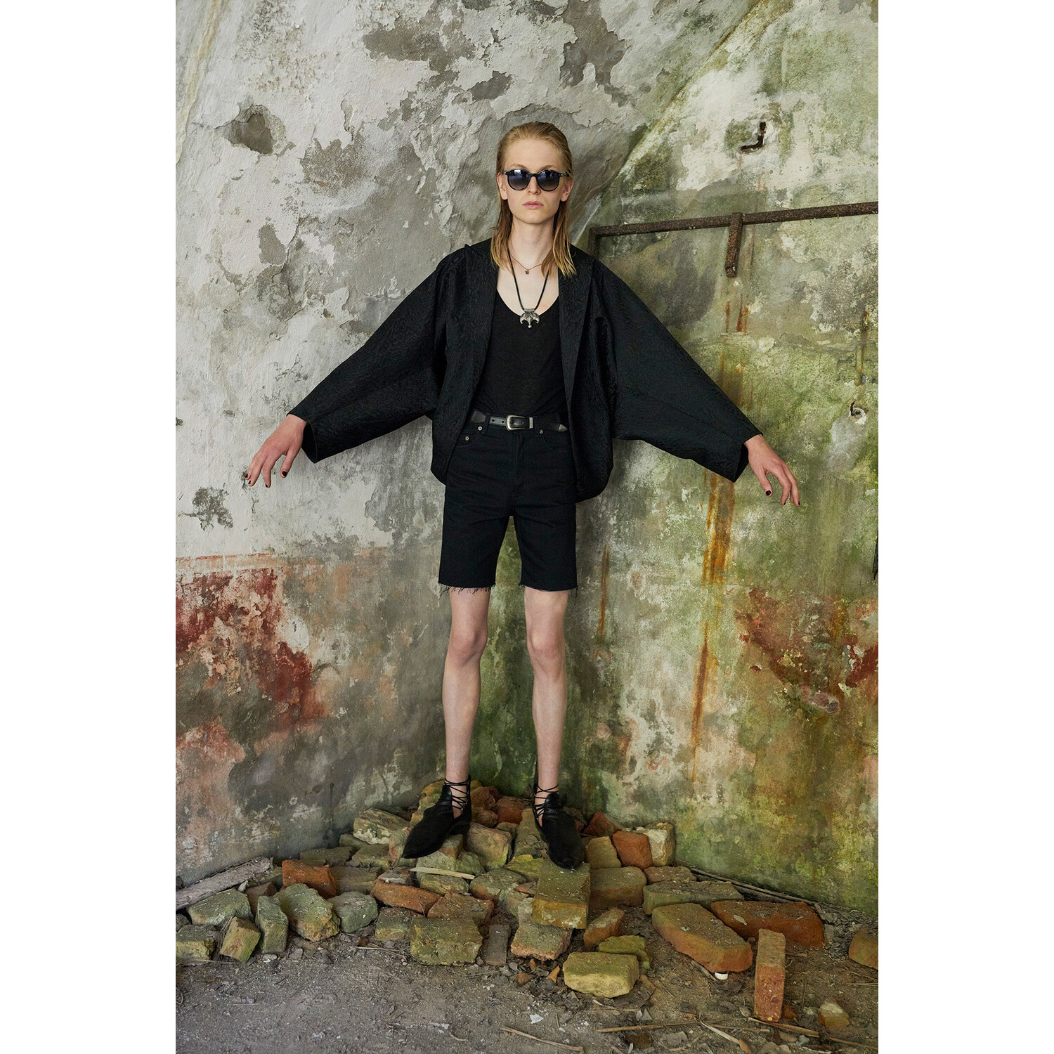 Фото Saint Laurent мужская коллекция весна-лето 2022 / Saint Laurent Mens Spring 2022