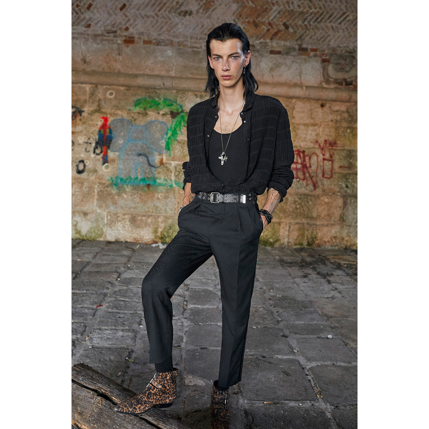 Фото Saint Laurent мужская коллекция весна-лето 2022 / Saint Laurent Mens Spring 2022