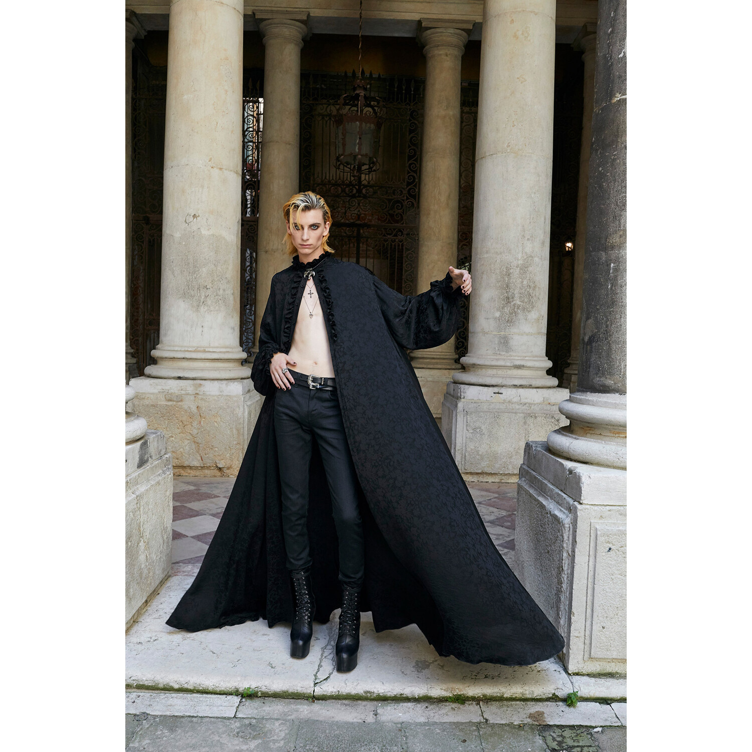 Фото Saint Laurent мужская коллекция весна-лето 2022 / Saint Laurent Mens Spring 2022